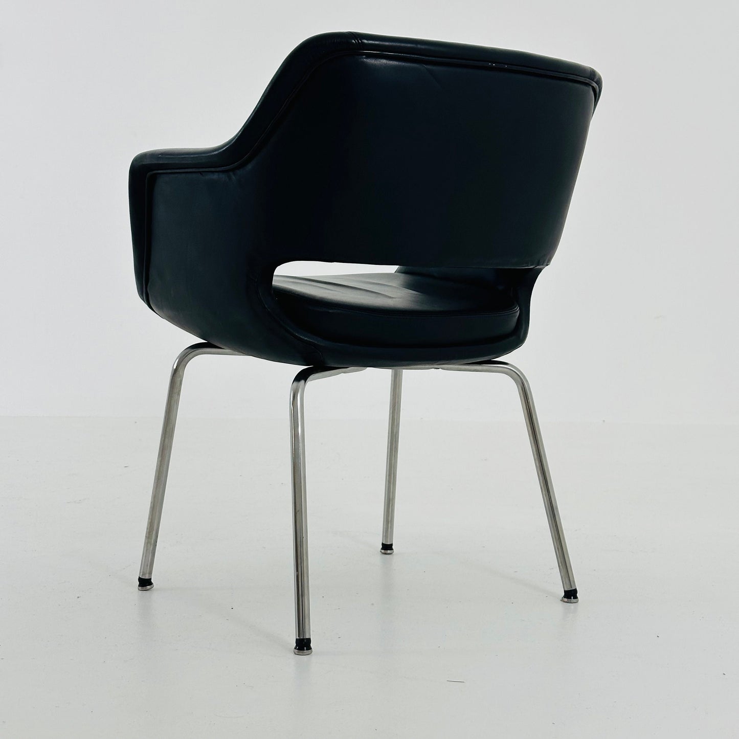 Mid century Olli Mannermaa black Leather Kilta armchair by Eugen Schmidt & Cassina Martela 1970s
