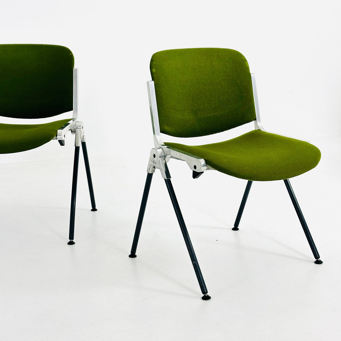 Set of 4 Italian Mid-Century Modern DSC Chairs by Giancarlo Piretti for Castelli / Anonima Castelli, 1970s