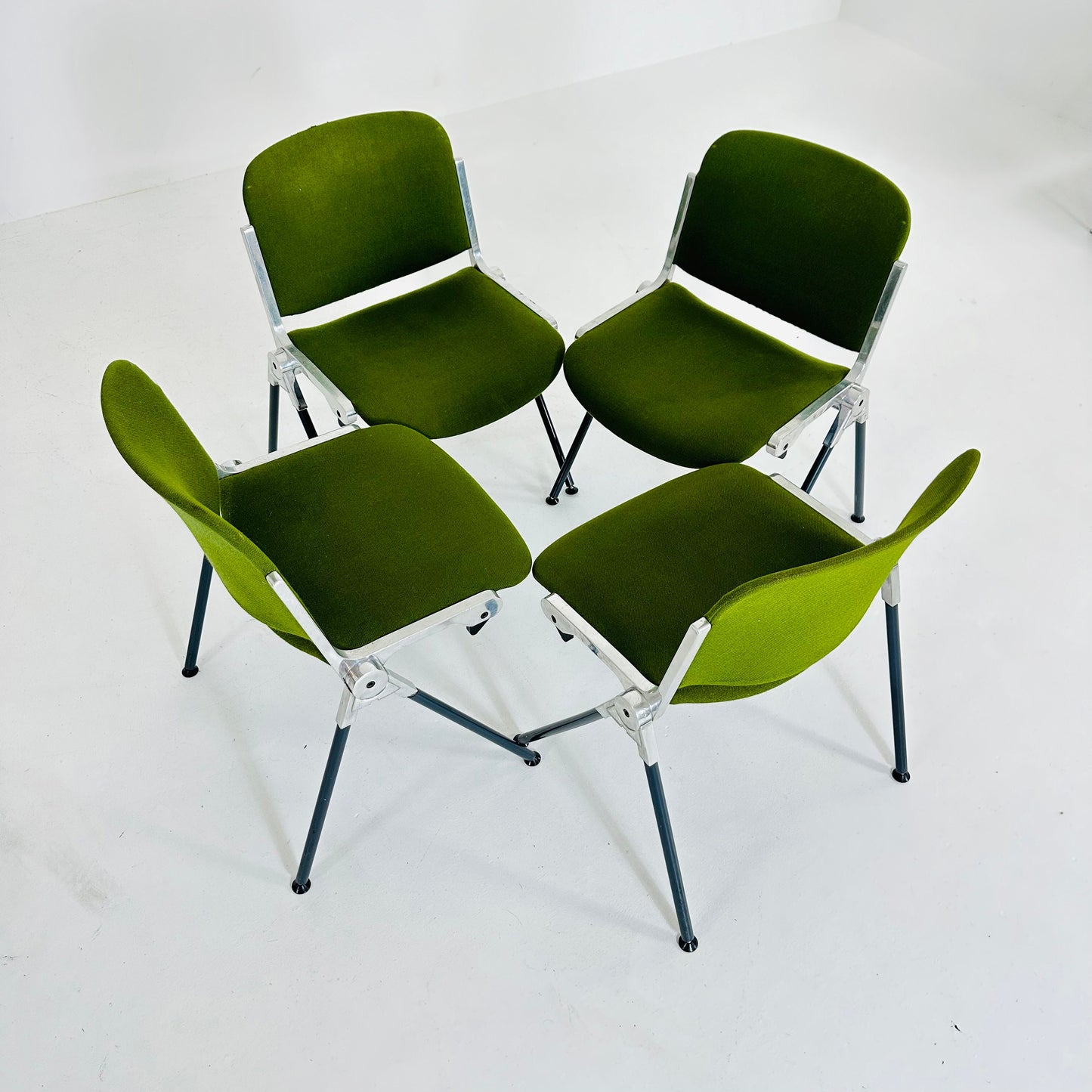 Set of 4 Italian Mid-Century Modern DSC Chairs by Giancarlo Piretti for Castelli / Anonima Castelli, 1970s