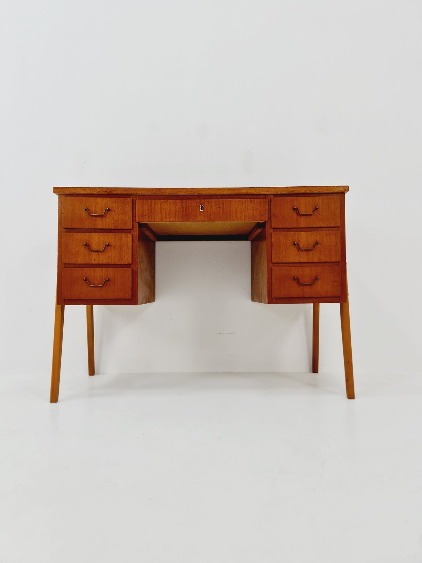 Midcentury danish Scandinavian Desk in teak, 1960s