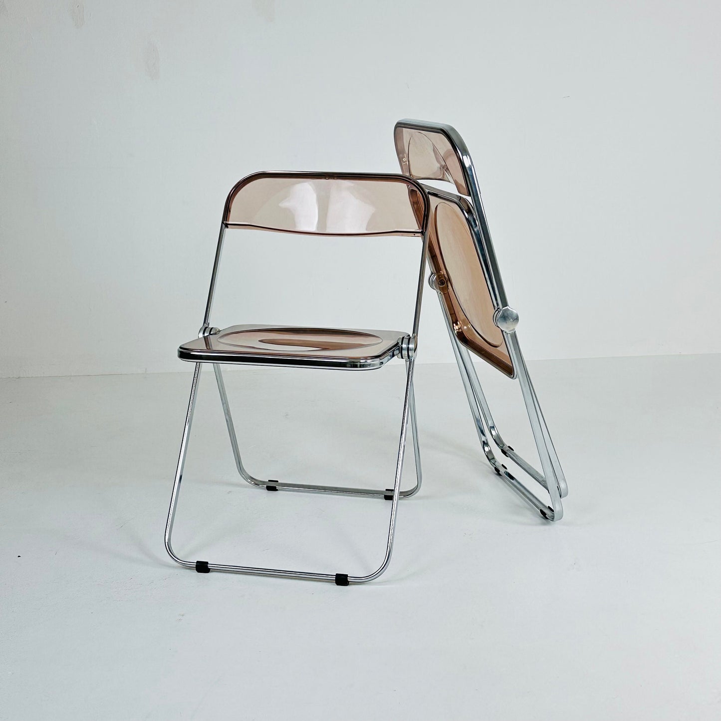 Set of 2 Vintage Smoke Pink Plia folding chair by Giancarlo Piretti for Castelli 1960s