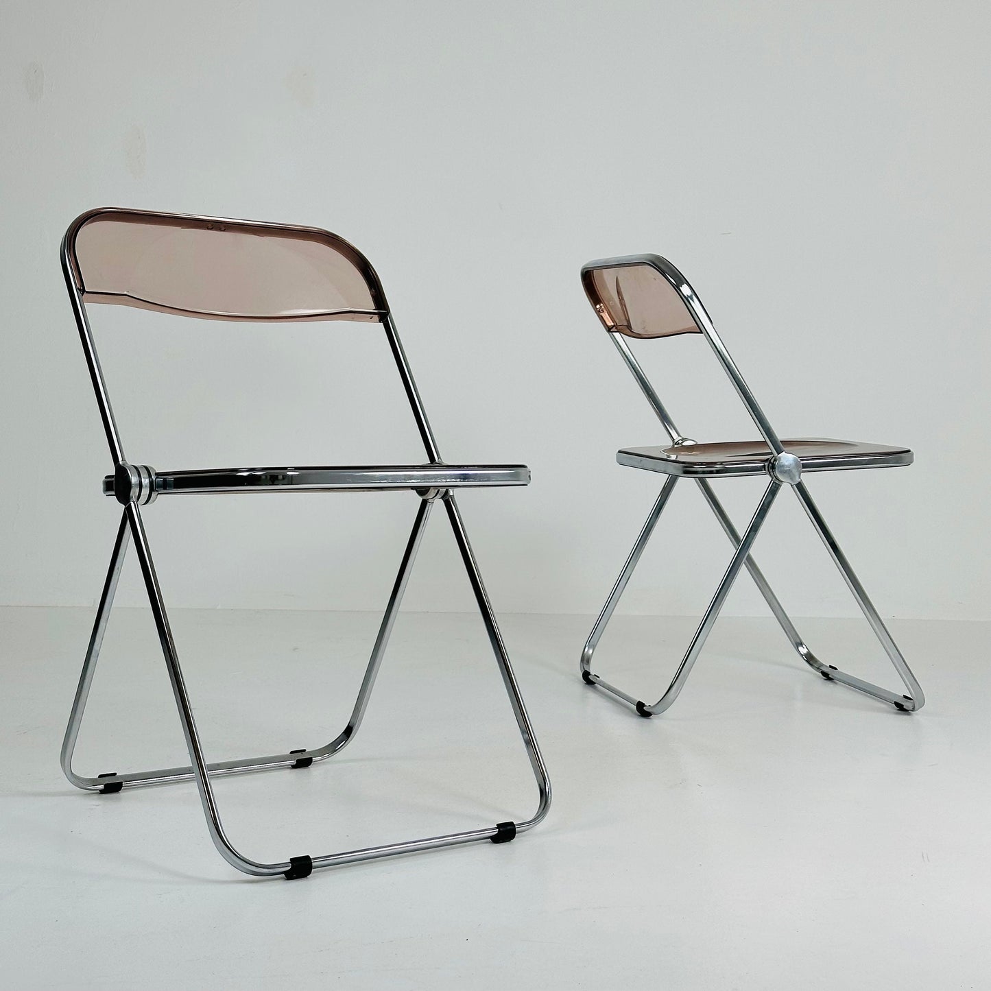 Set of 2 Vintage Smoke Pink Plia folding chair by Giancarlo Piretti for Castelli 1960s