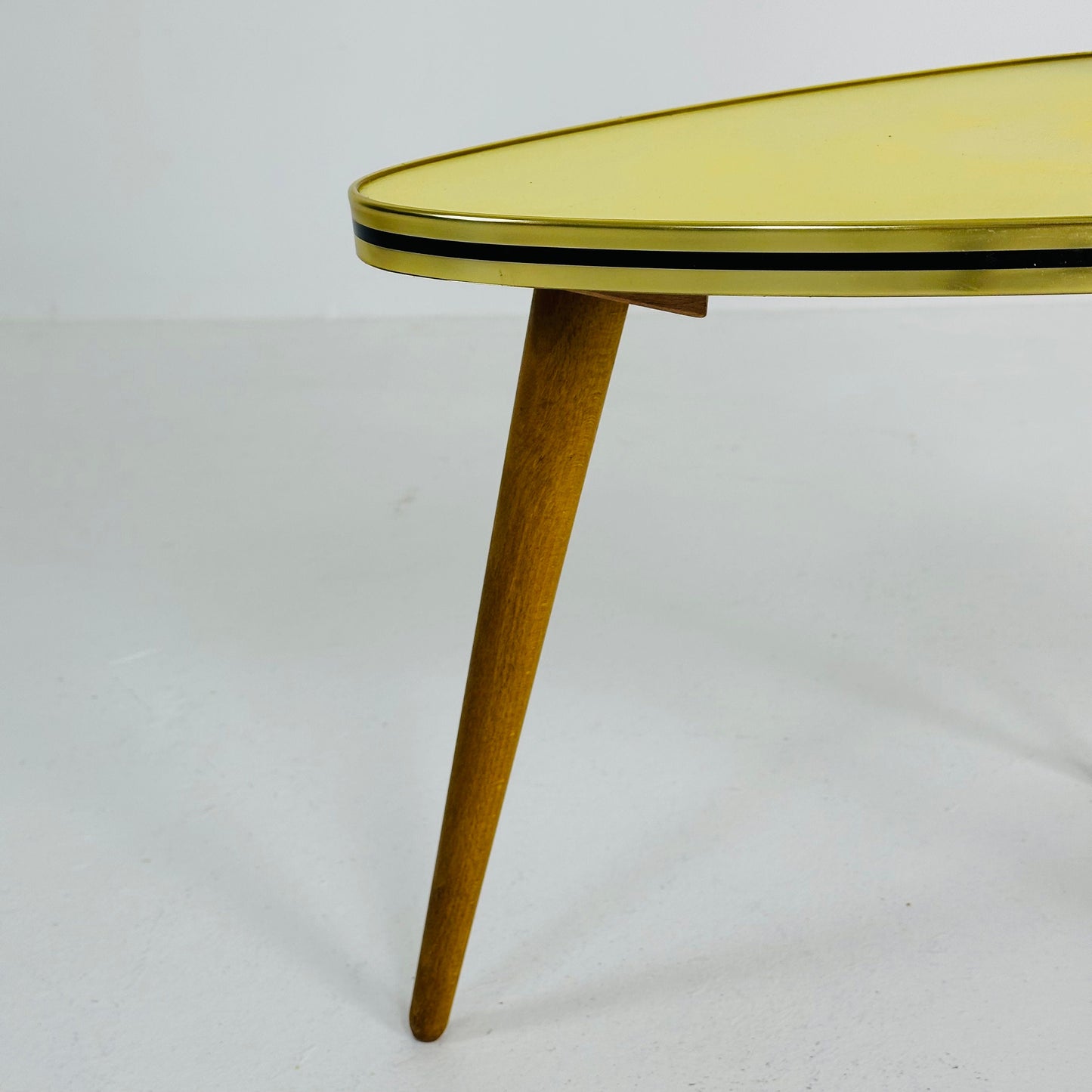 Retro 1950s German Plant Stand, Colorful Vintage Mid-Century Minimalist Indoor Plant Stand Side Table Retro flower table