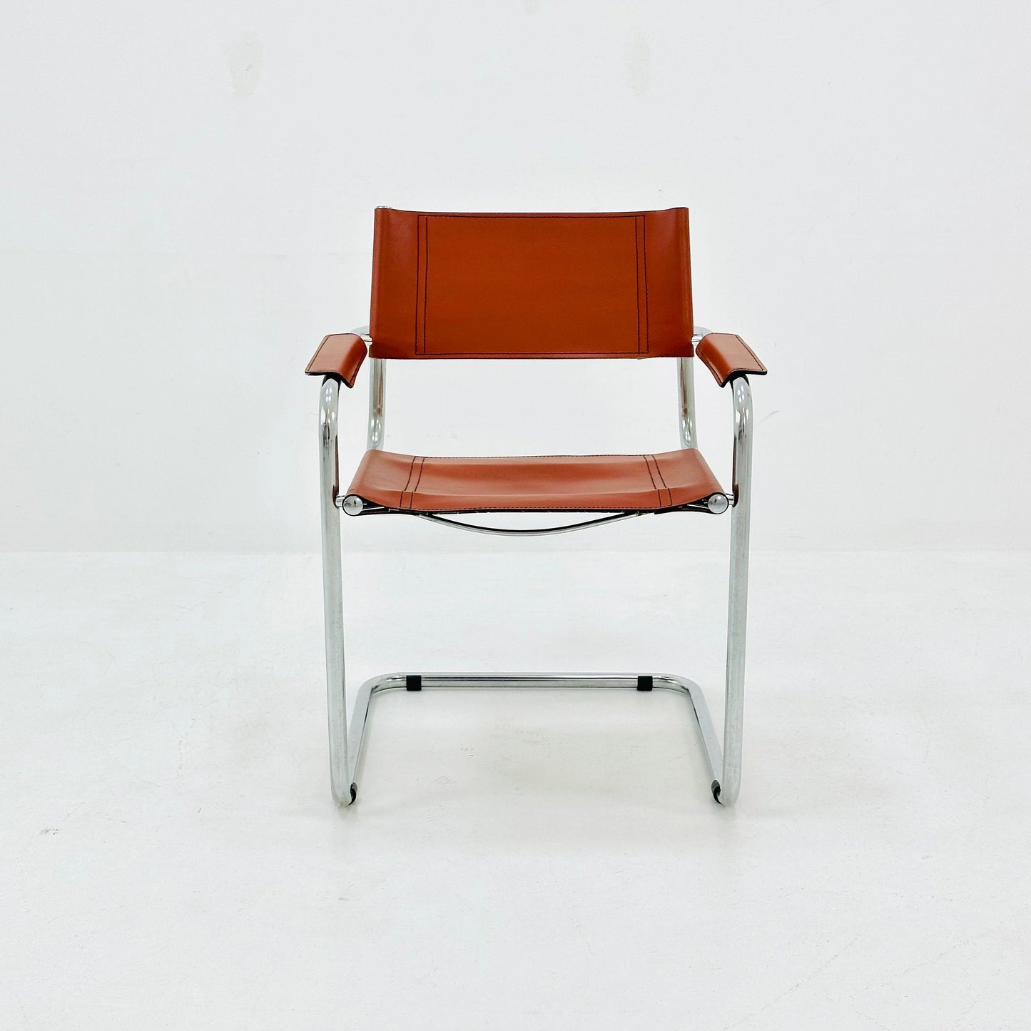Mid Century Cognac Marcel Breuer -style Mart Stam S34 armchair / Bauhaus design / 1980s