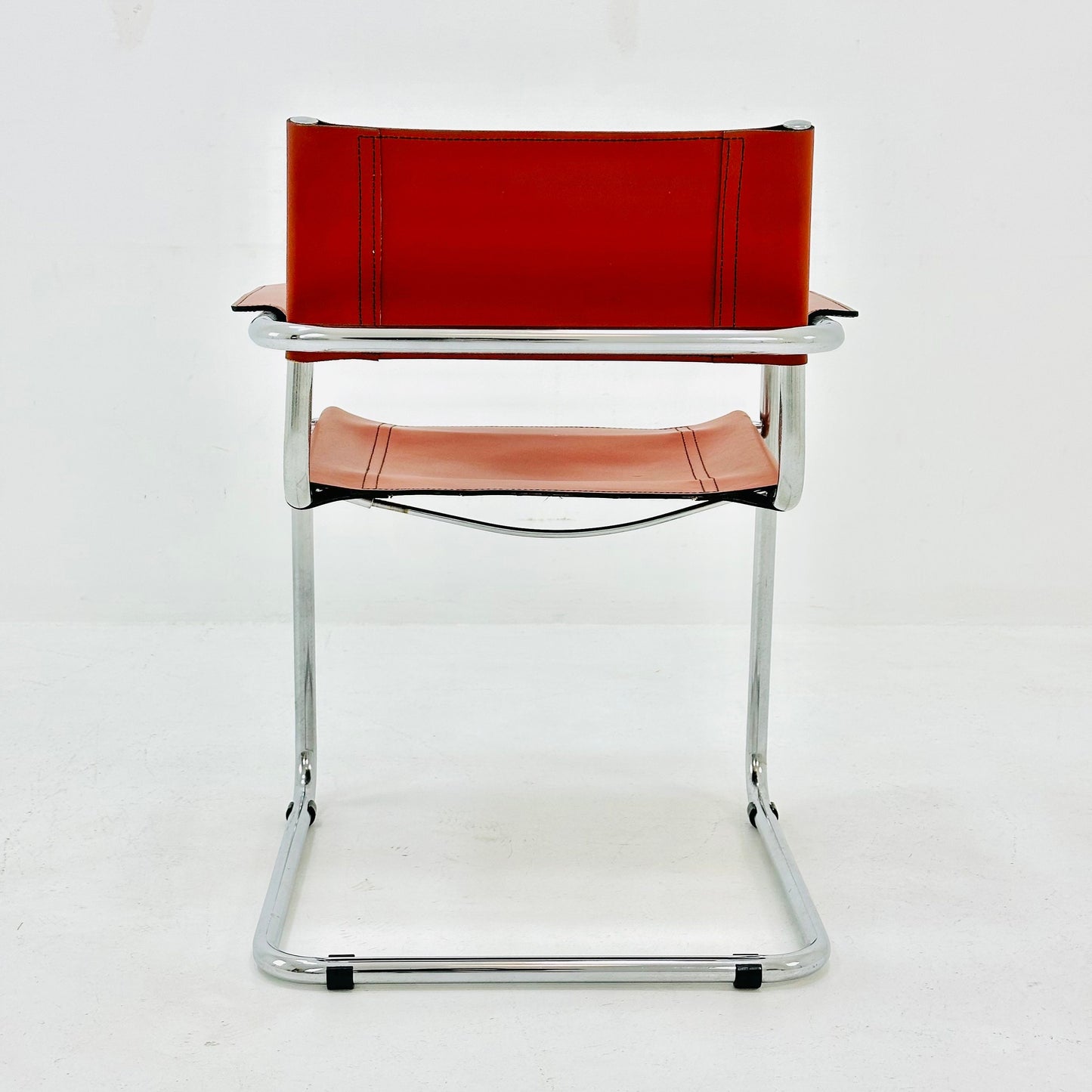 Mid Century Cognac Marcel Breuer -style Mart Stam S34 armchair / Bauhaus design / 1980s