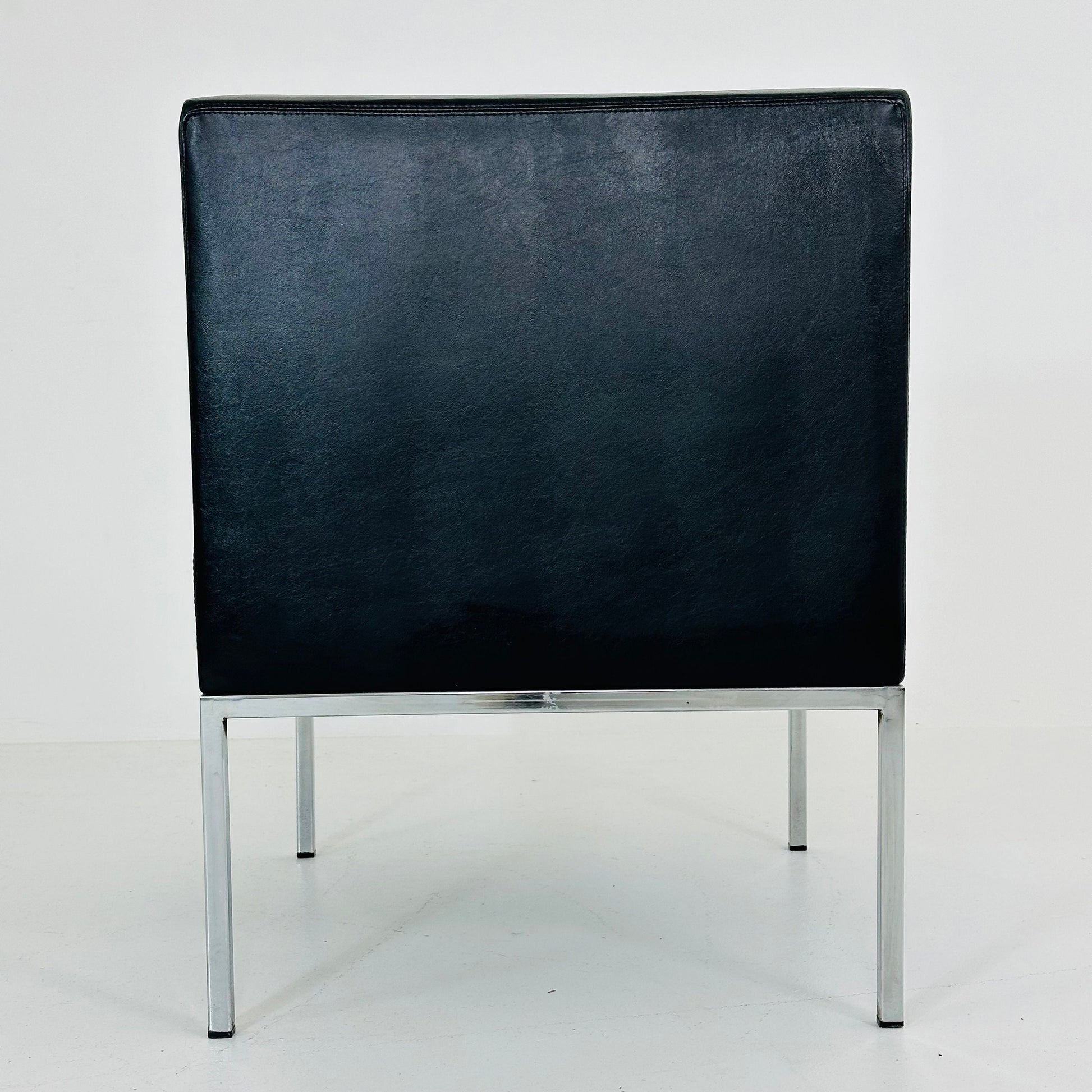 Thonet ,Bauhaus black leather lounge chair 1980s