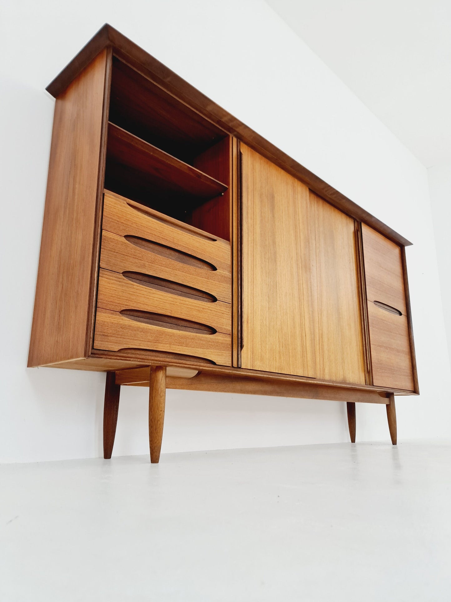 Grandeur Mid-Century German vintage highboard, Sideboard by Ernst Dieter Hilker for Omnia, 1960s
