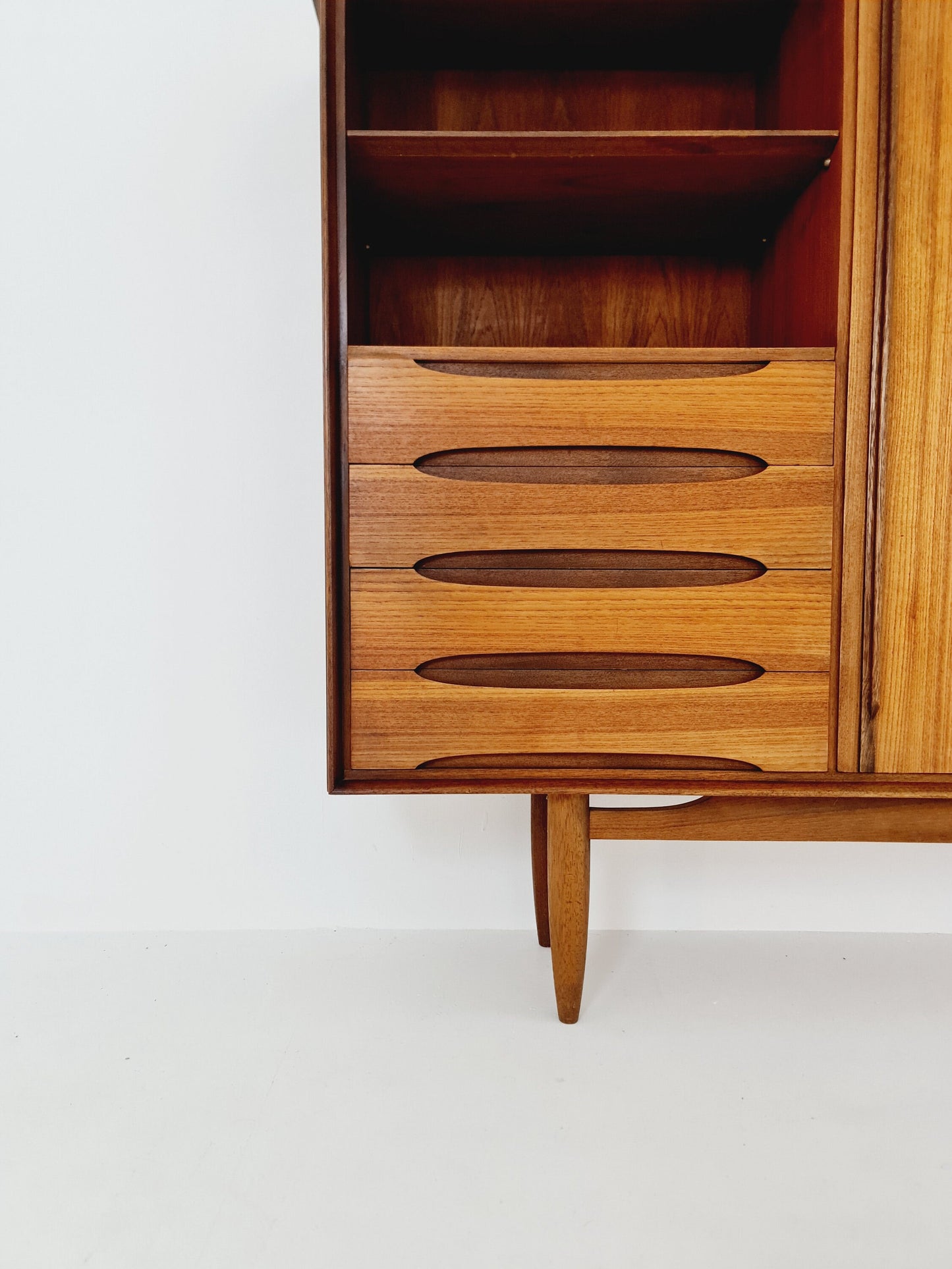 Grandeur Mid-Century German vintage highboard, Sideboard by Ernst Dieter Hilker for Omnia, 1960s