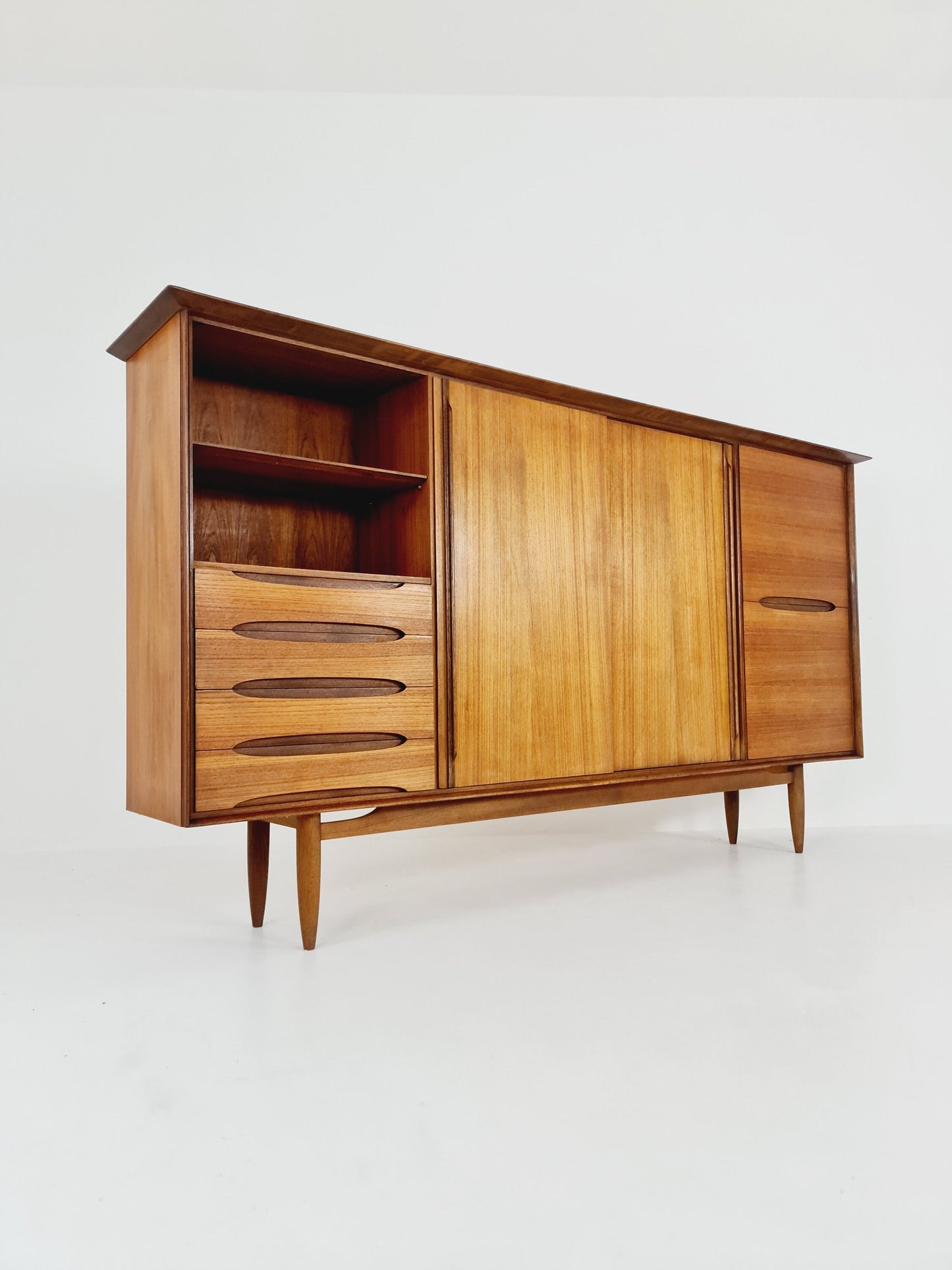 Grandeur Mid-Century German vintage highboard, Sideboard by Ernst Dieter Hilker for Omnia, 1960s