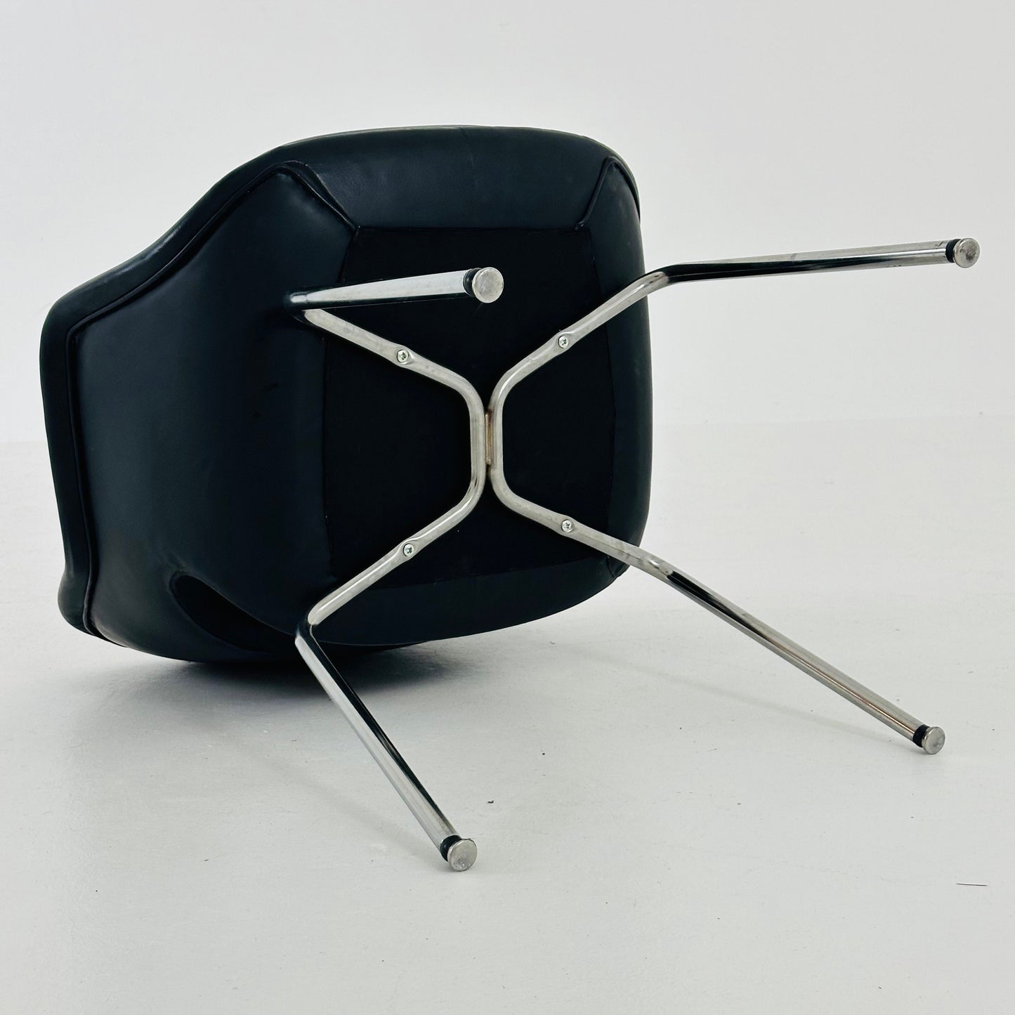 Mid century Olli Mannermaa black Leather Kilta armchair by Eugen Schmidt & Cassina Martela 1970s