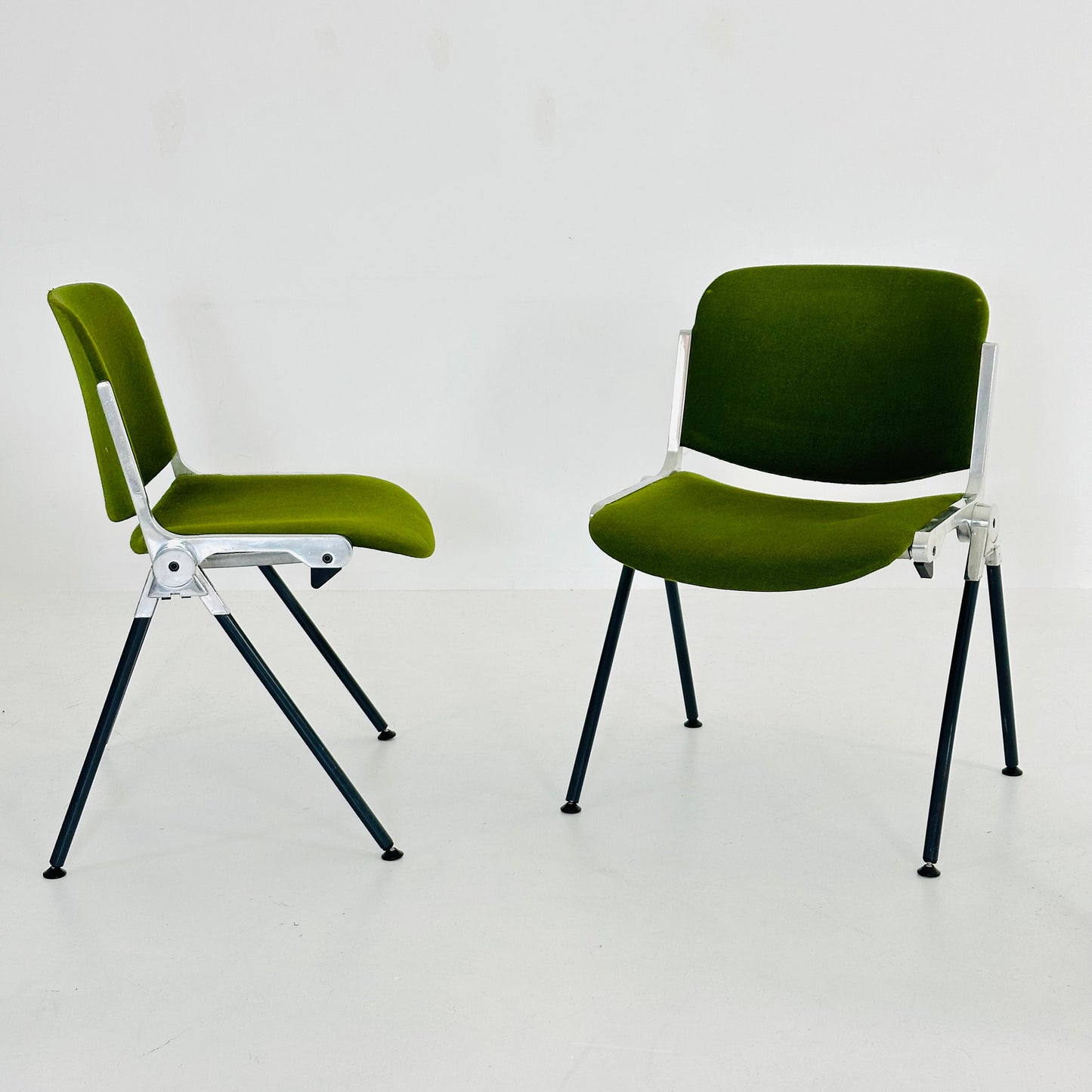 Set of 4 Italian Mid-Century Modern DSC Chairs by Giancarlo Piretti for Castelli / Anonima Castelli, 1970s