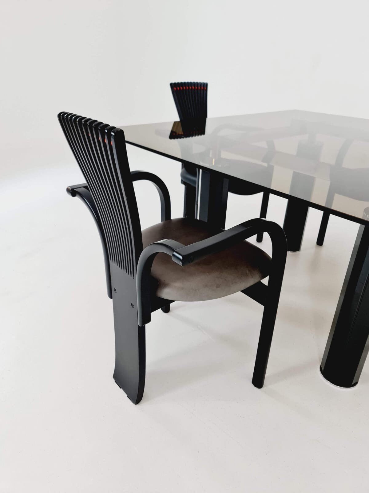 Set of 4 Mid Century Totem dining chairs by Torstein Nilsen for Westnofa with Italian design dining table .Norway 1980s
