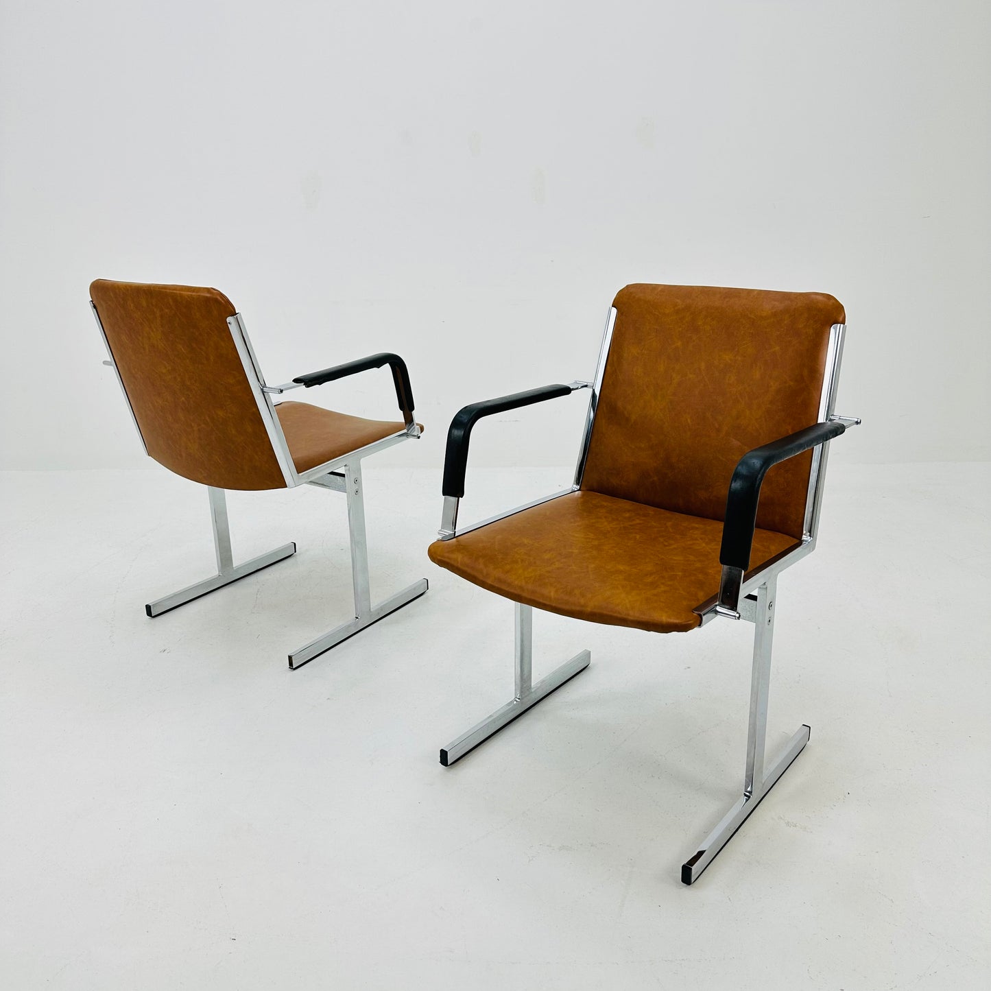 Set of 2 mid century Bauhaus armchairs by Dieter Knoll 1980s Germany