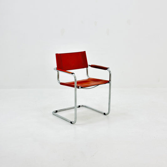 Mid Century Cognac Marcel Breuer -style Mart Stam S34 armchair / Bauhaus design / 1980s