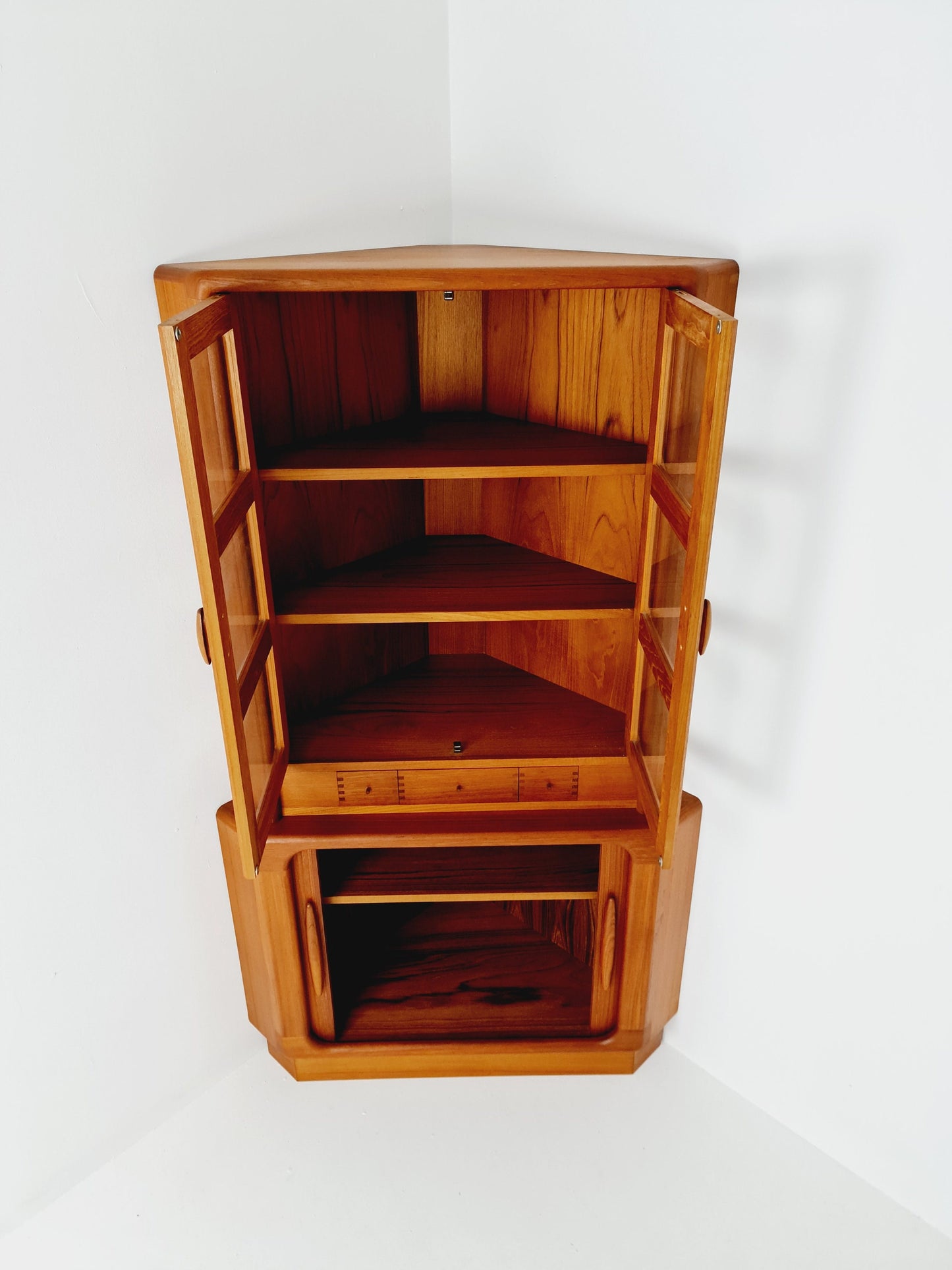 Mid Century Modern danish corner cabinet teak By Dyrlund , 1960s