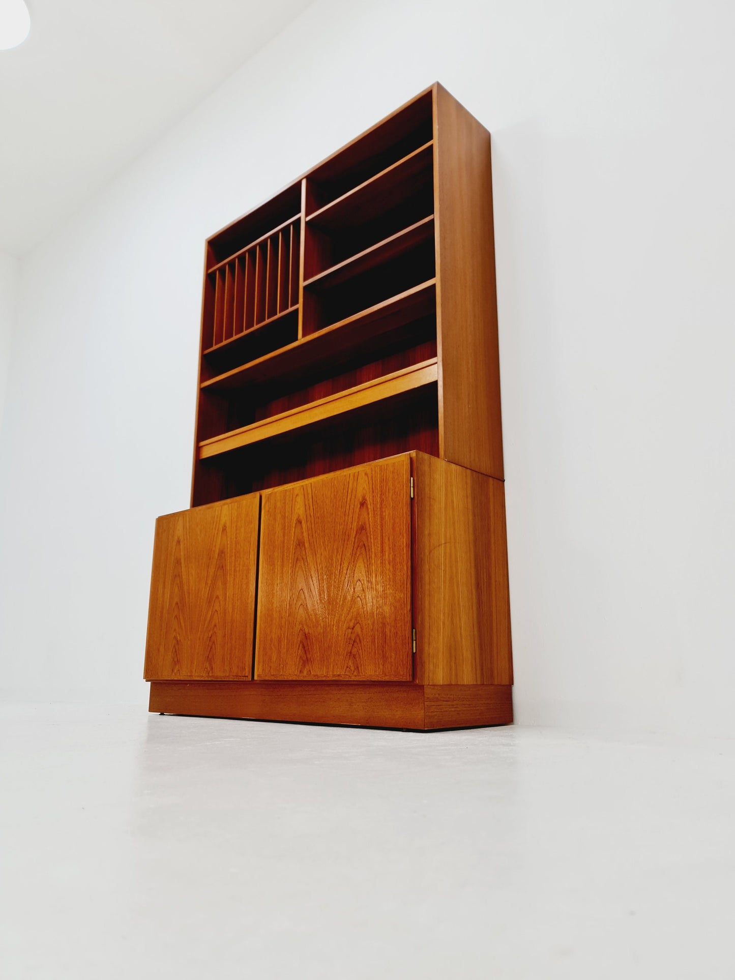 Danish freestanding vintage bookshelf system/ book case teak by Omman Jun , 1960s
