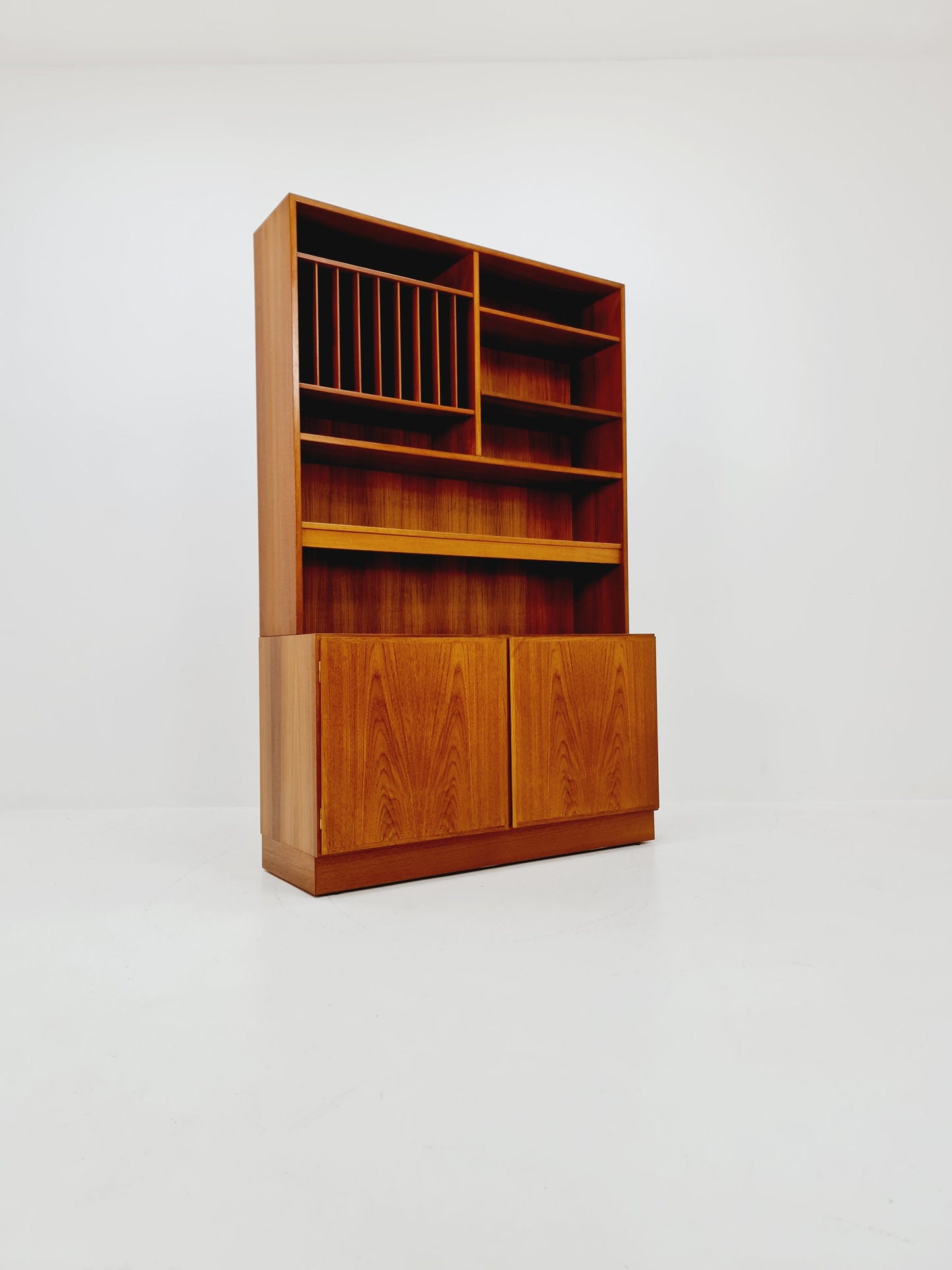 Danish freestanding vintage bookshelf system/ book case teak by Omman Jun , 1960s