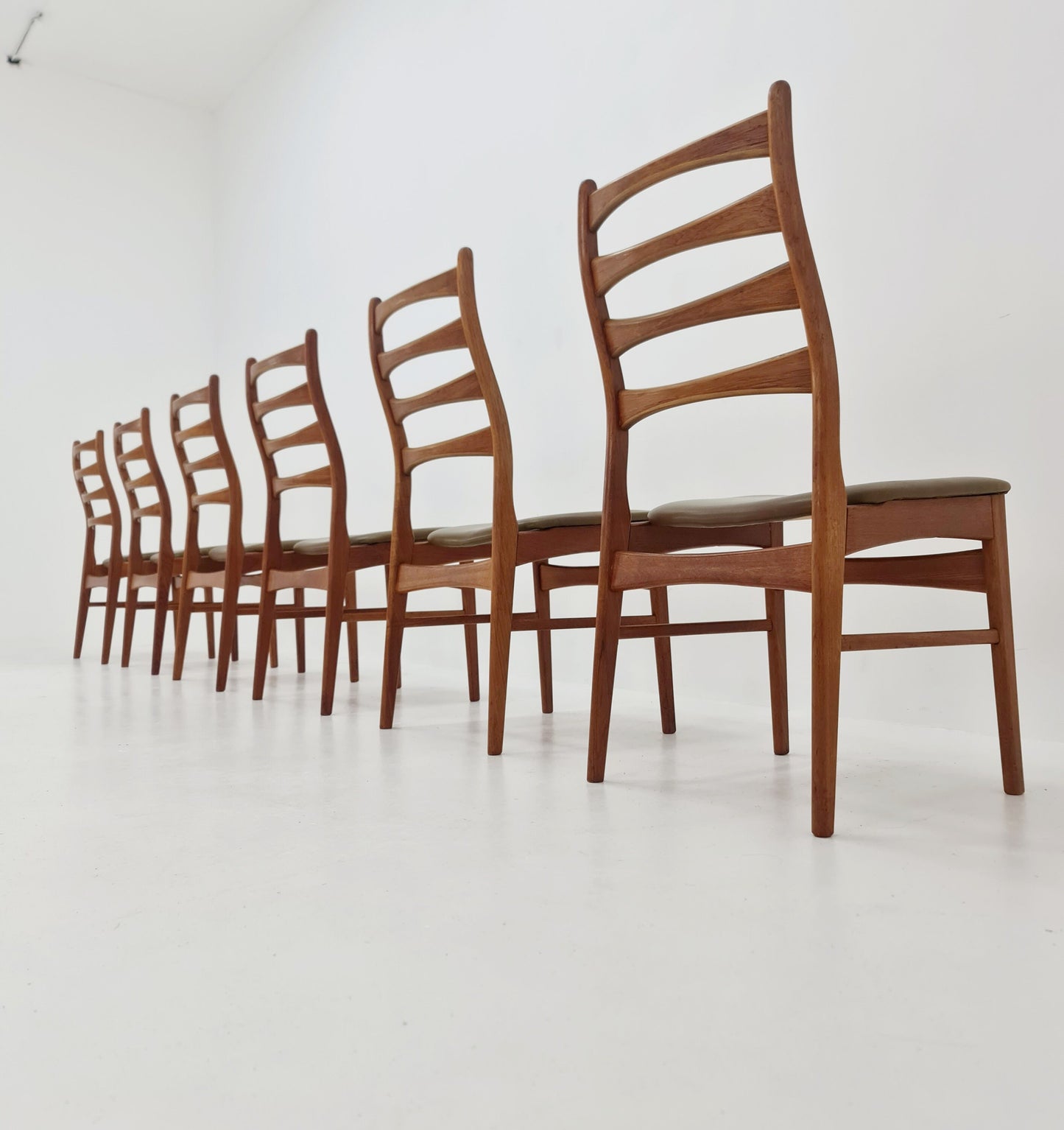Danish teak with leather sits dining chairs by Viborg stolfabrik 1960s, set of 6