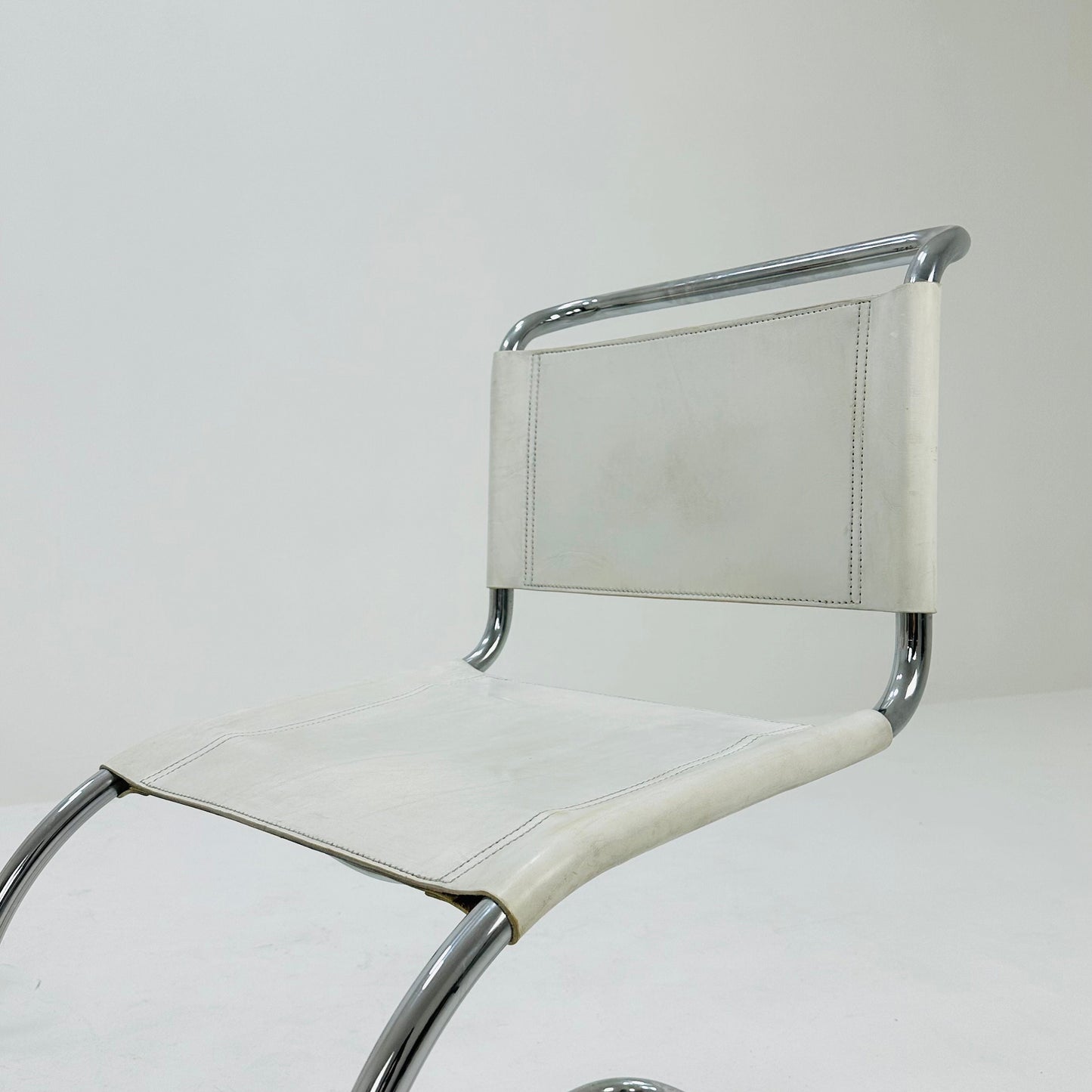 Set of 2 MR10 lounge white leather chairs design by Ludwig Mies van der Rohe , 1980s