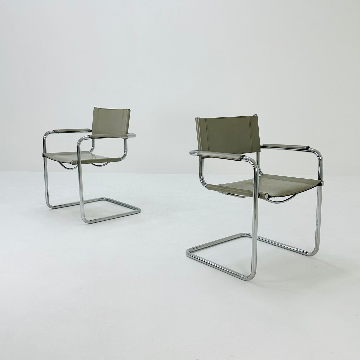 Set of 2 Bauhaus armchairs model s34 Centro Studi gray leather by Mart Stam & Marcel Breuer, 1980s