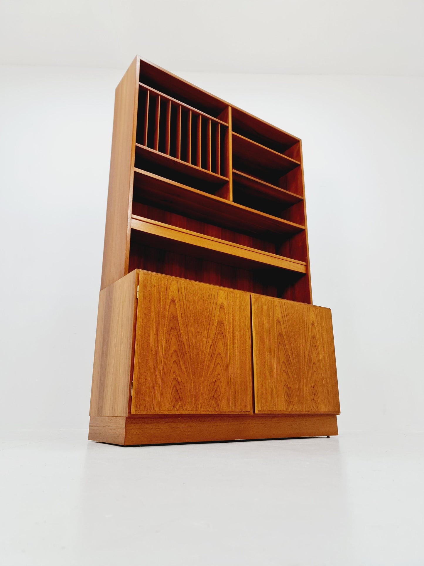 Danish freestanding vintage bookshelf system/ book case teak by Omman Jun , 1960s