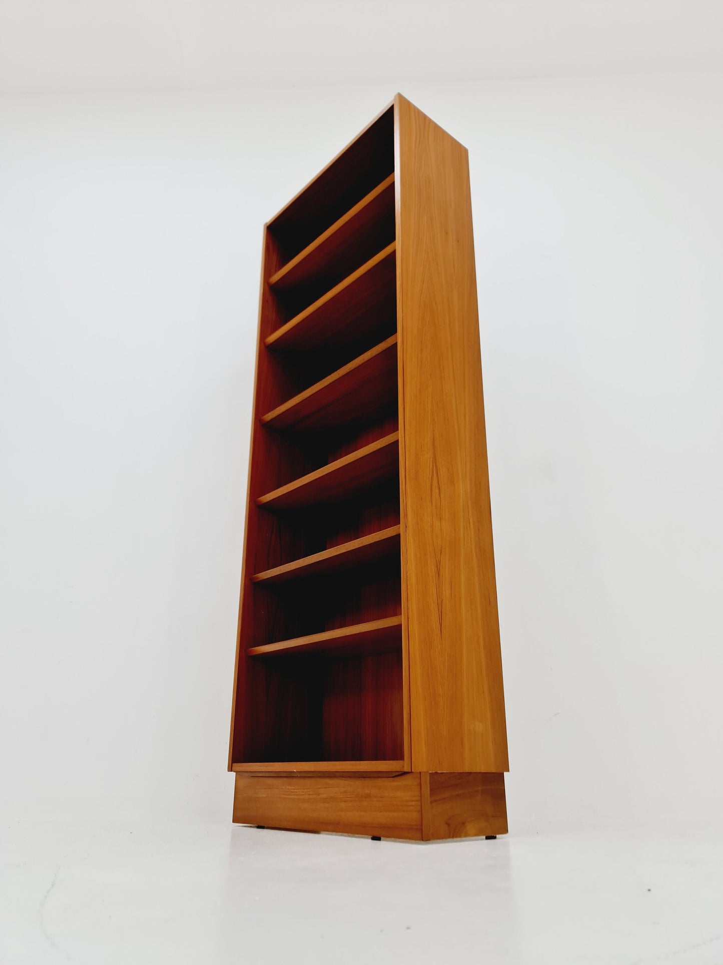 Danish freestanding vintage bookshelf system/ book case teak by Hundevad , 1960s