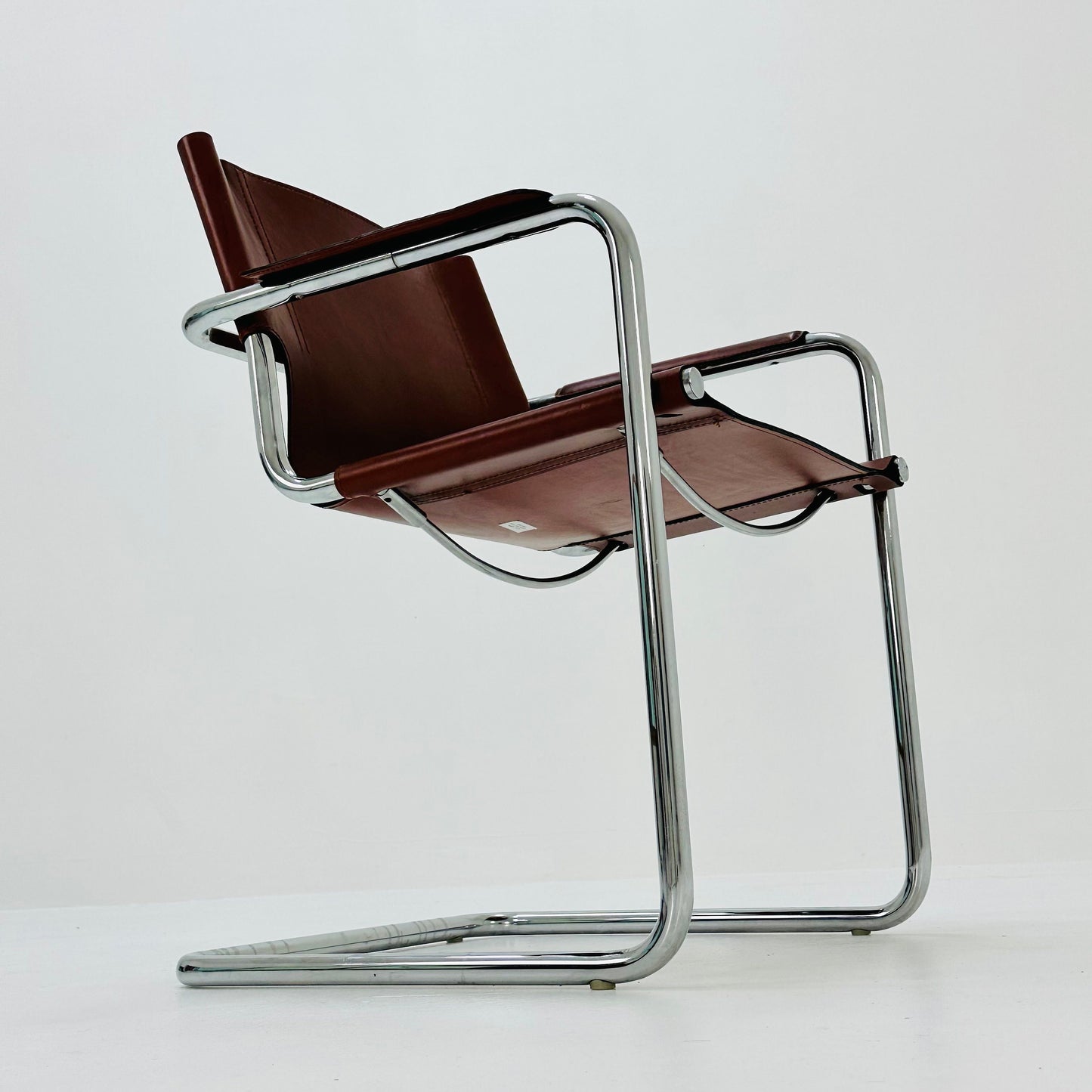 Bauhaus Matteo Grassi visitor chair in congac leather 1980s Italy
