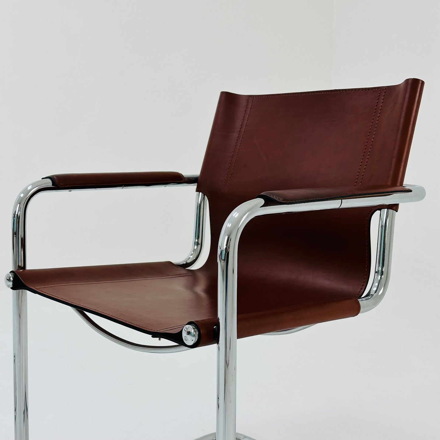 Set of 2 Bauhaus Matteo Grassi visitor chair in congac leather 1980s Italy
