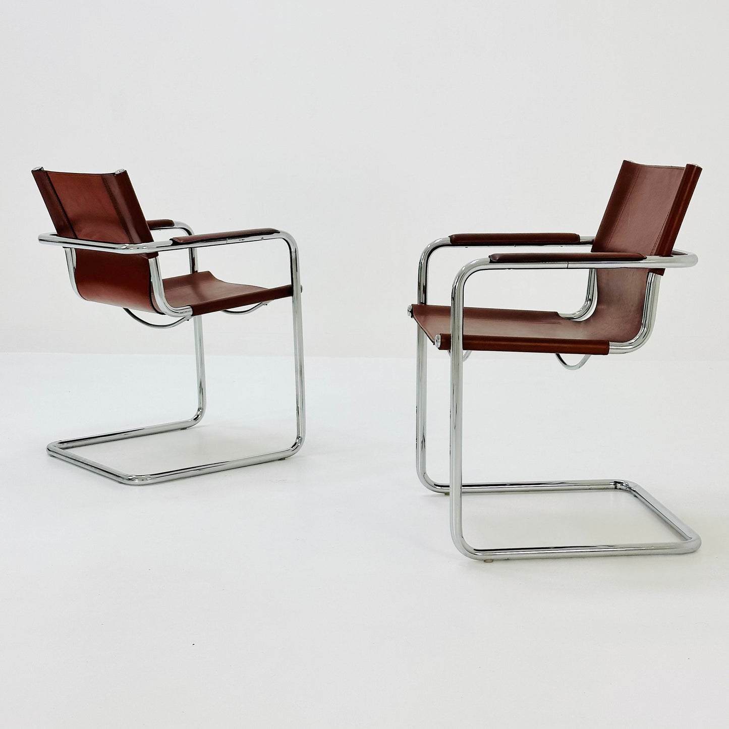 Set of 2 Bauhaus Matteo Grassi visitor chair in congac leather 1980s Italy