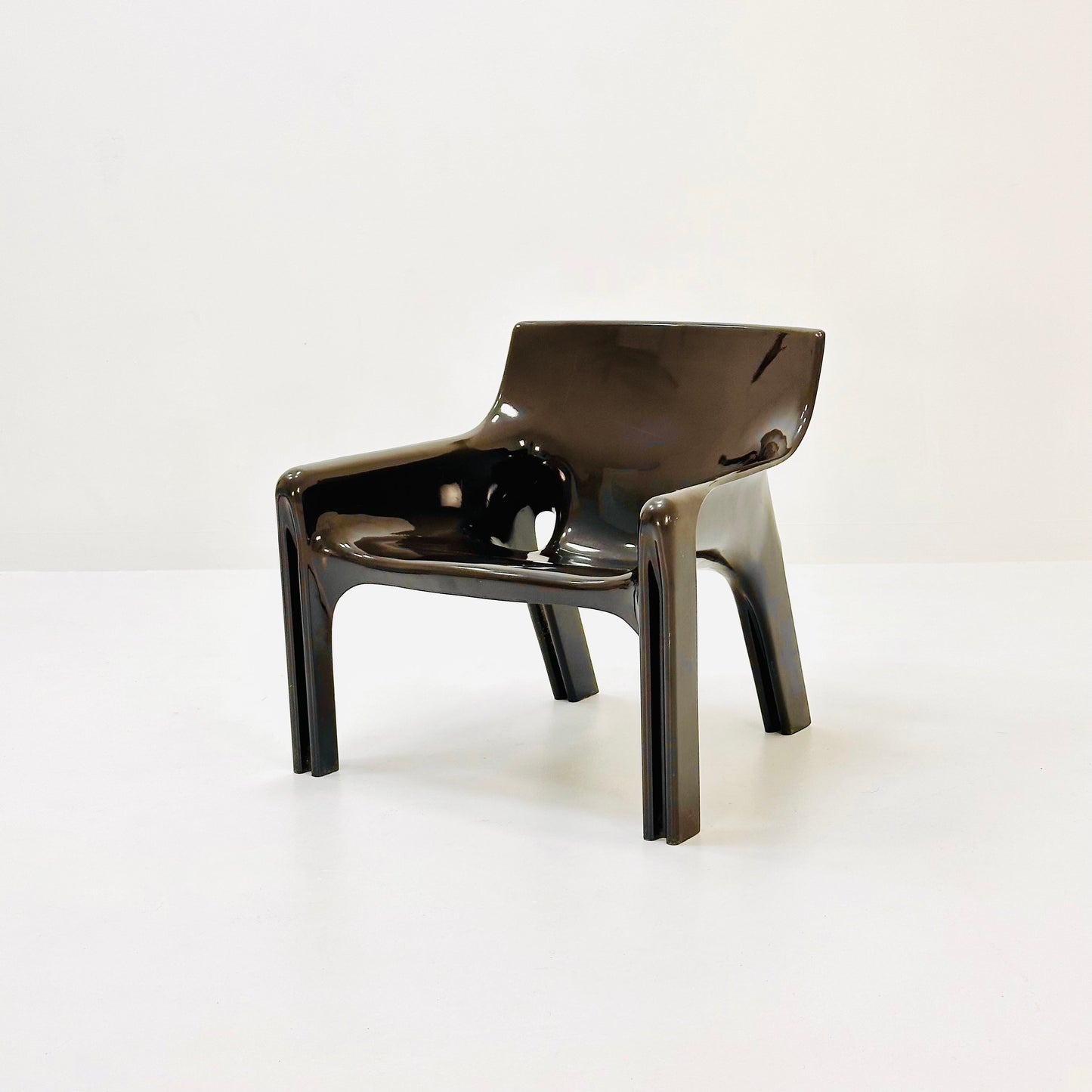 Gaudi Armchair by Vico Magistretti for Artemide Italy 1970s