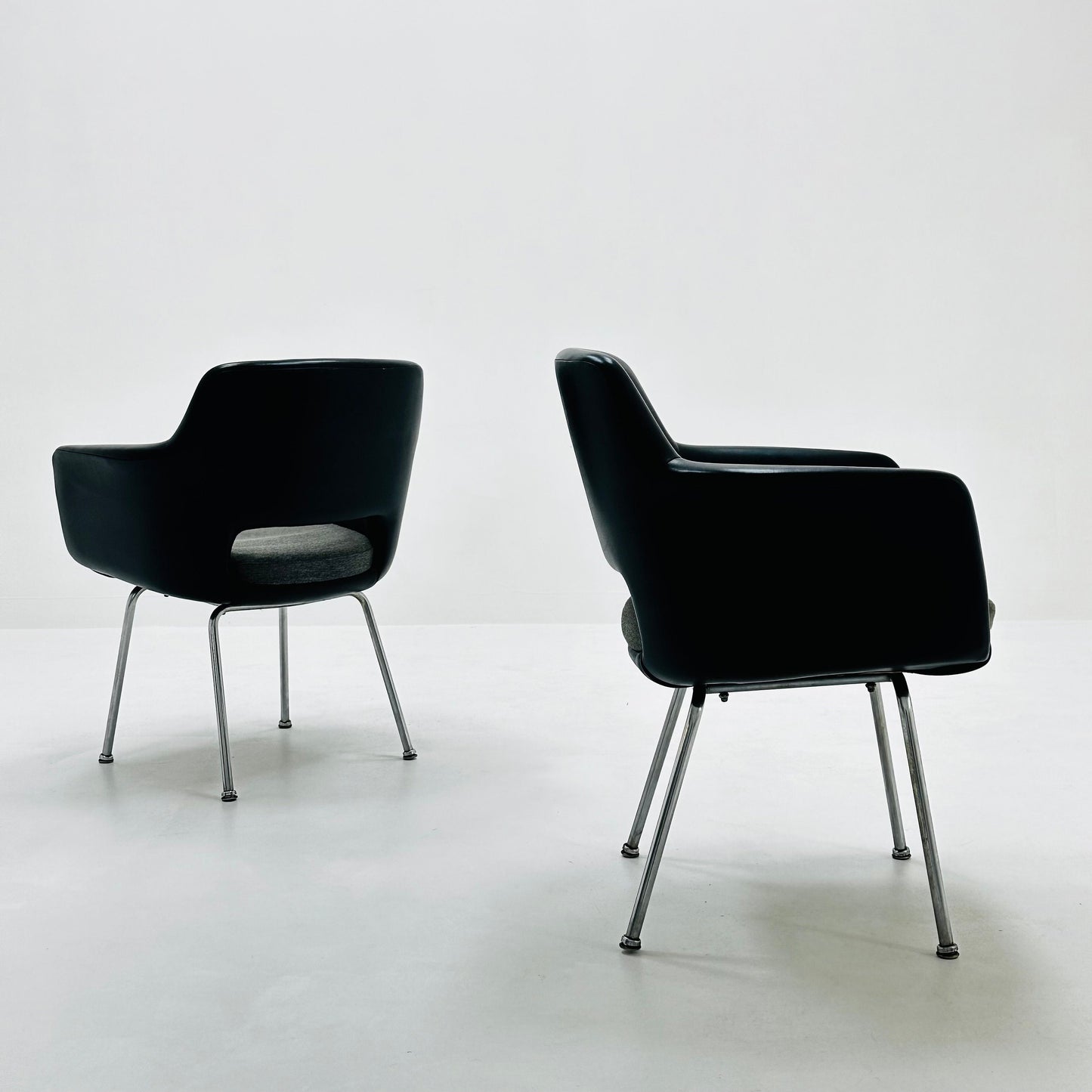 set of 2 Mid century Olli Mannermaa black Leather Kilta armchair by Eugen Schmidt & Cassina Martela 1970s
