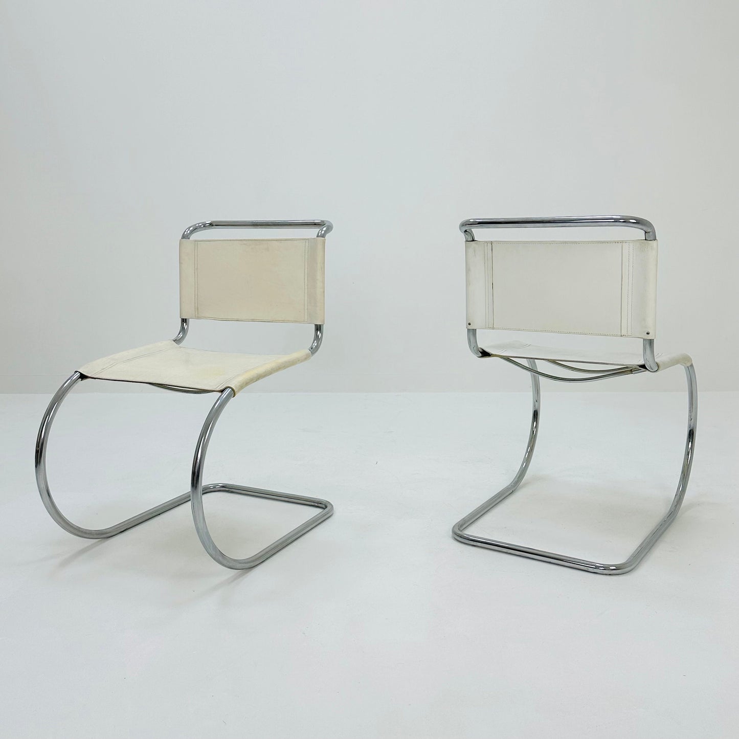 Set of 2 MR10 lounge white leather chairs design by Ludwig Mies van der Rohe , 1980s