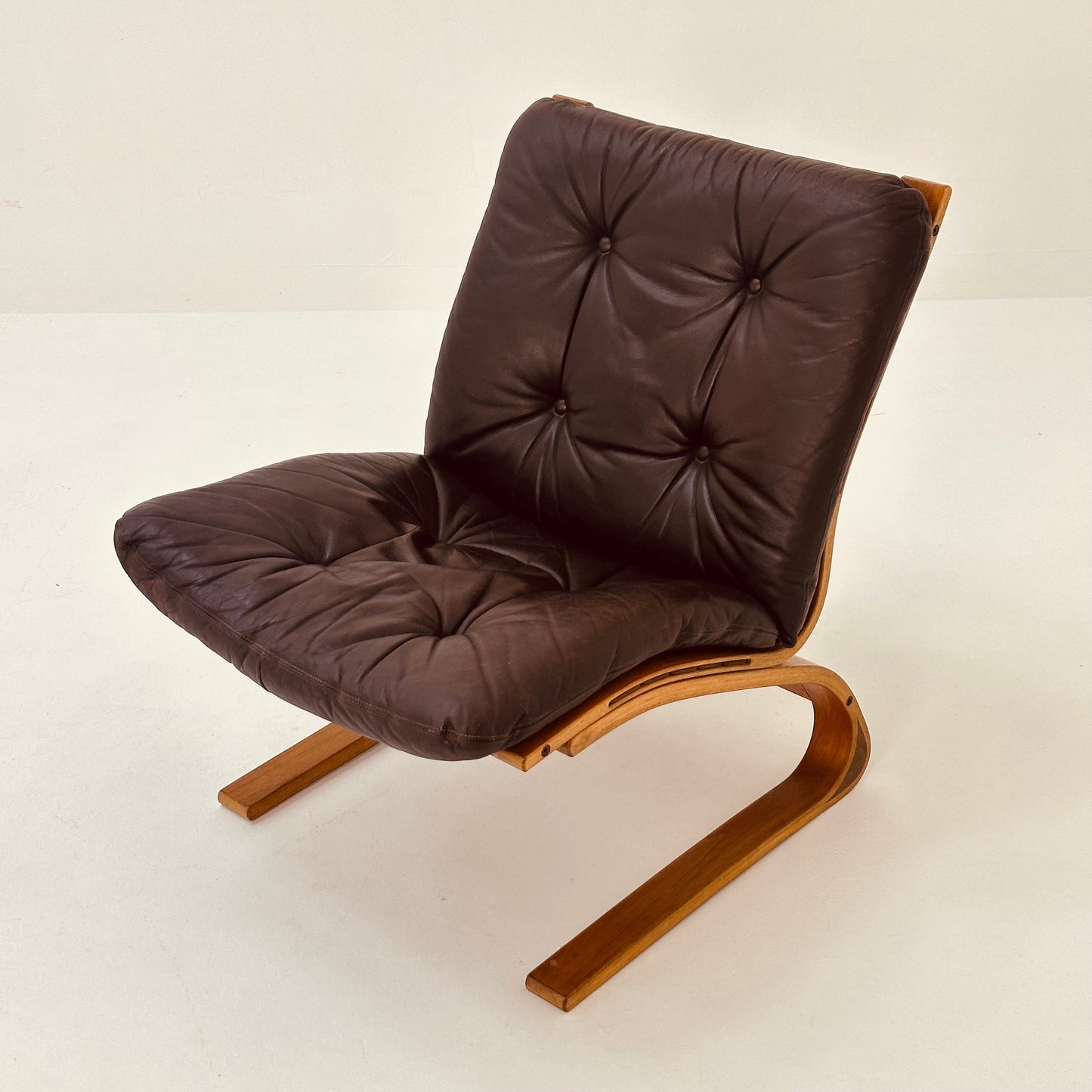 Mid century Norwegian Kengu leather lounge chair by Elsa & Nordahl Solheim for Rybo Rykken - 1970s