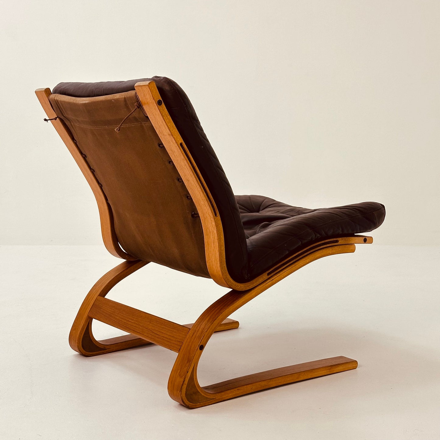 Mid century Norwegian Kengu leather lounge chair by Elsa & Nordahl Solheim for Rybo Rykken - 1970s
