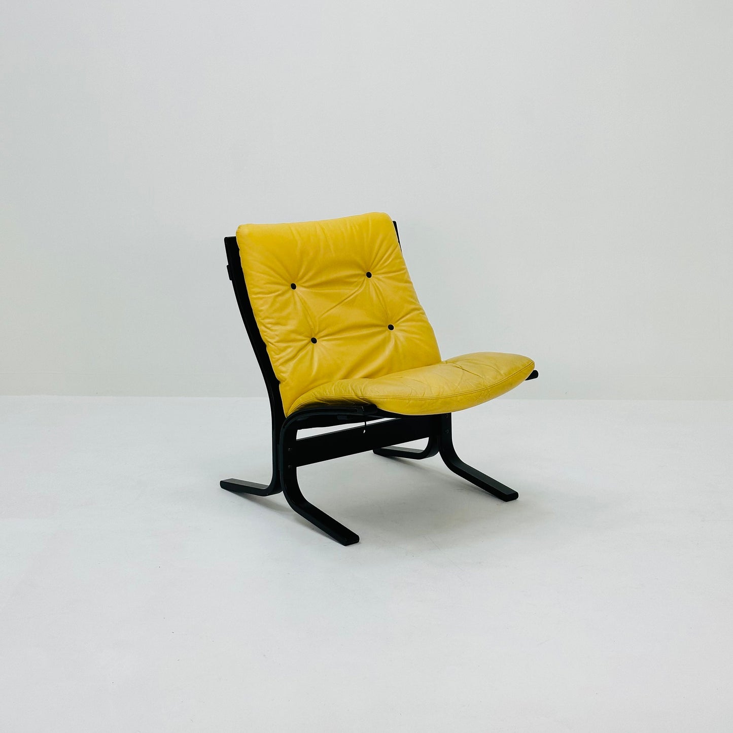 Mid century armchair “Siesta” by Ingmar Relling, Westnofa Furniture, Norway.