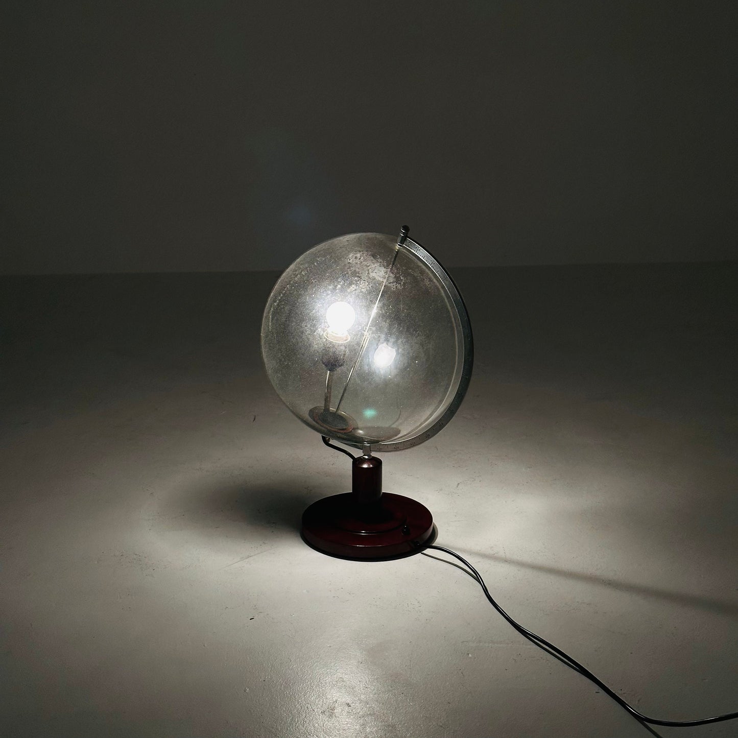 Mid century globe table lamp made of wood, metal & glass 1970s