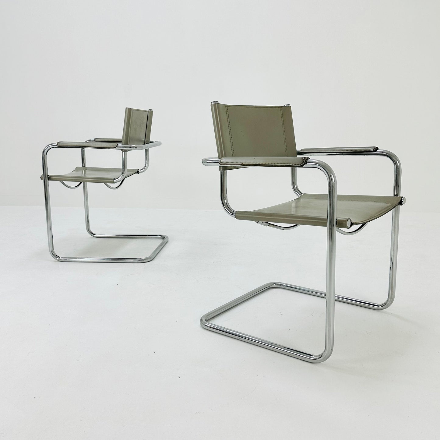 Set of 2 Bauhaus armchairs model s34 Centro Studi gray leather by Mart Stam & Marcel Breuer, 1980s