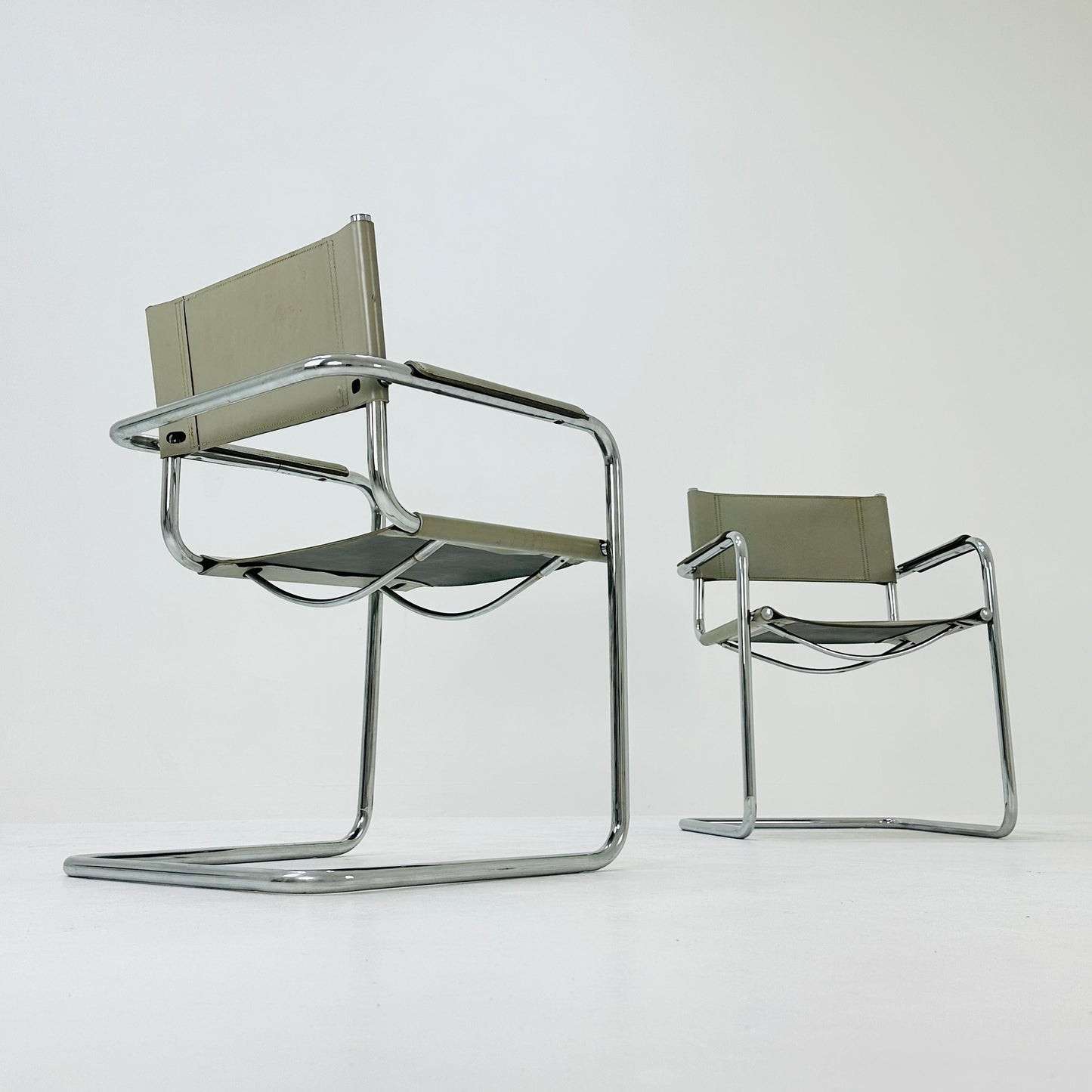 Set of 2 Bauhaus armchairs model s34 Centro Studi gray leather by Mart Stam & Marcel Breuer, 1980s