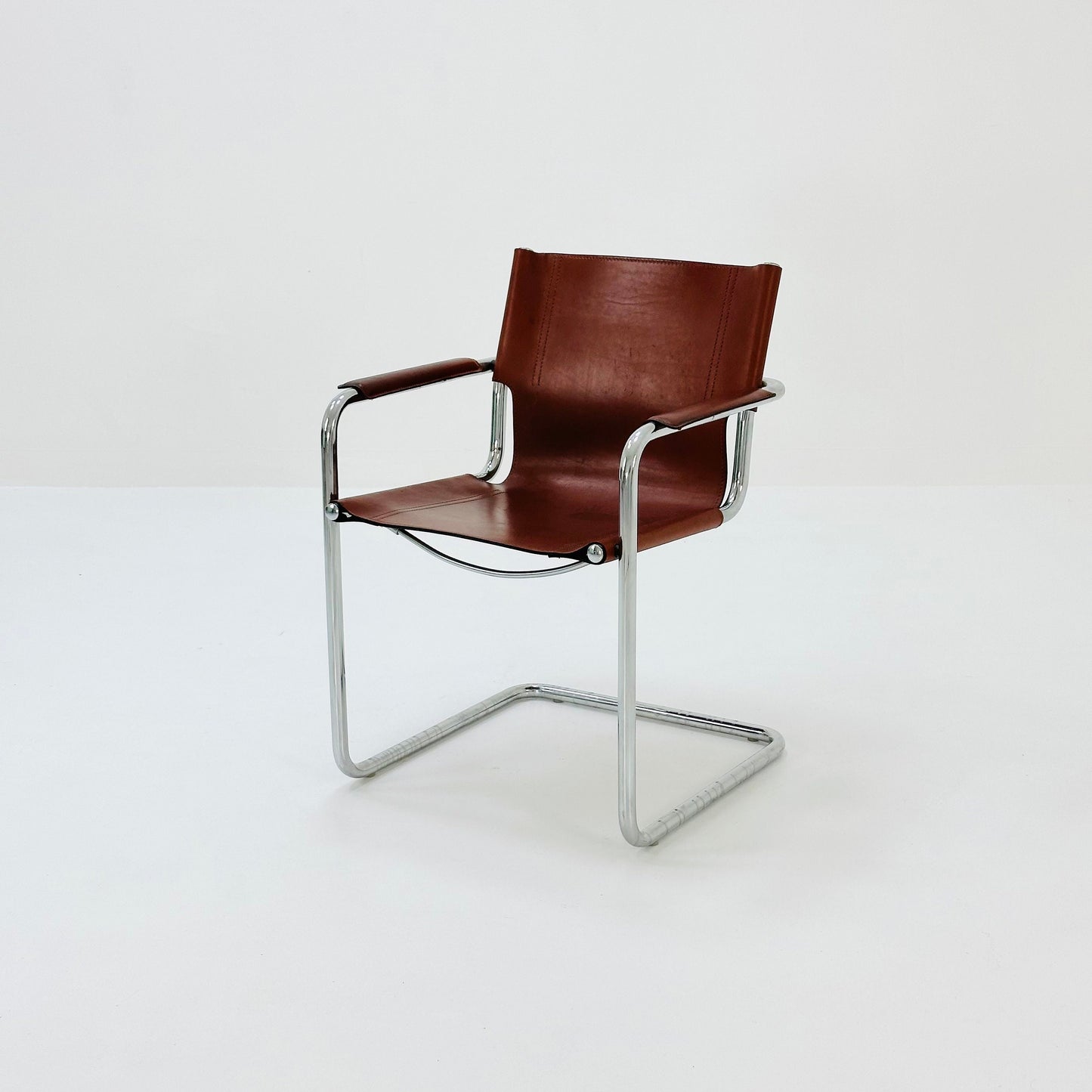 Bauhaus Matteo Grassi visitor chair in congac leather 1980s Italy