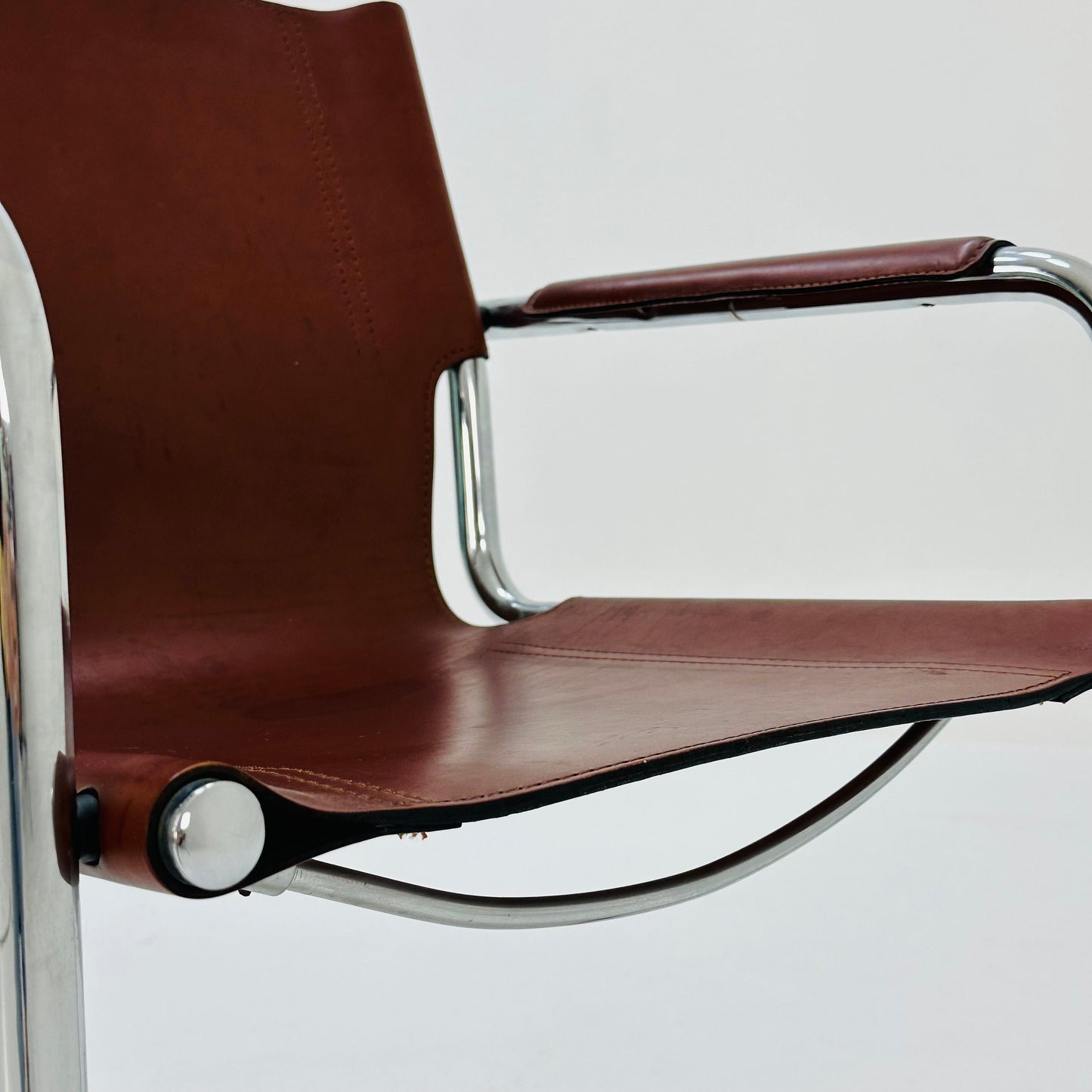 Bauhaus Matteo Grassi visitor chair in congac leather 1980s Italy