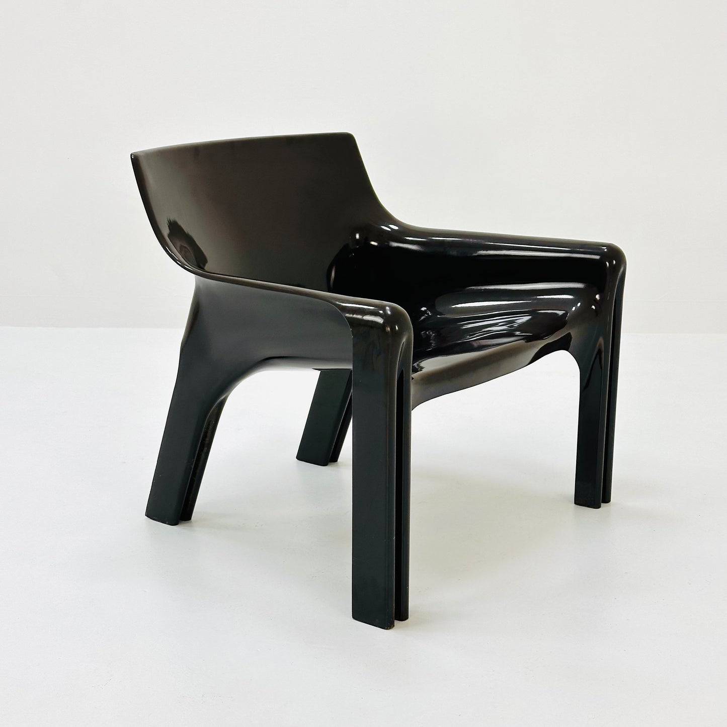 Gaudi Armchair by Vico Magistretti for Artemide Italy 1970s