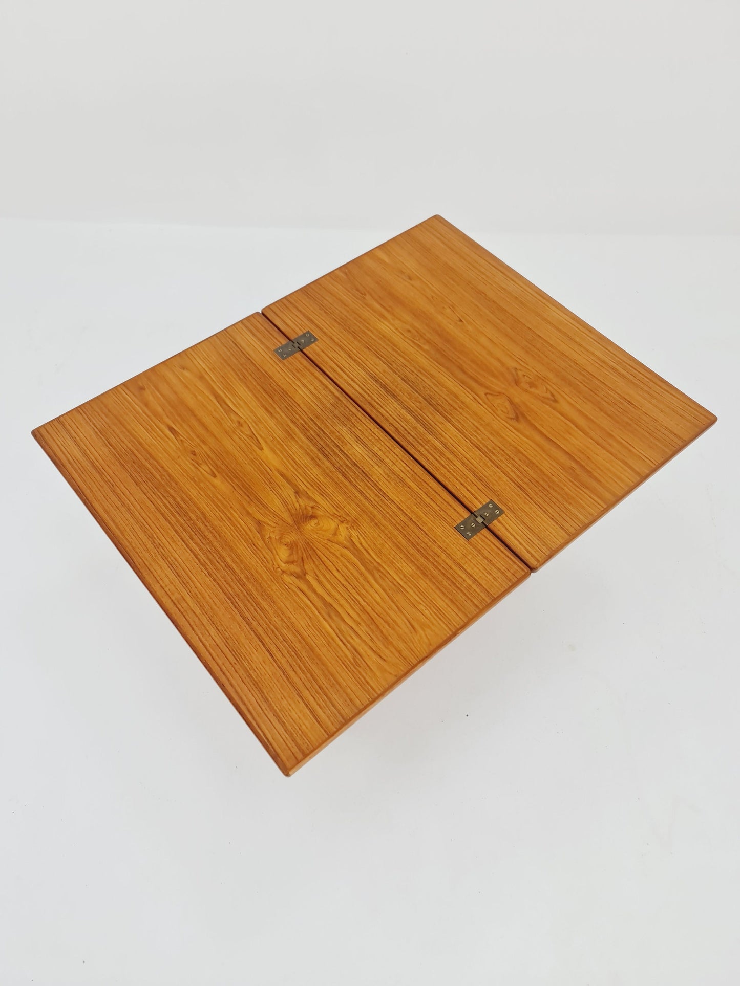 Vintage mid century danish trolley in teak By Grete jalk for Poul Jeppesens , 1960s
