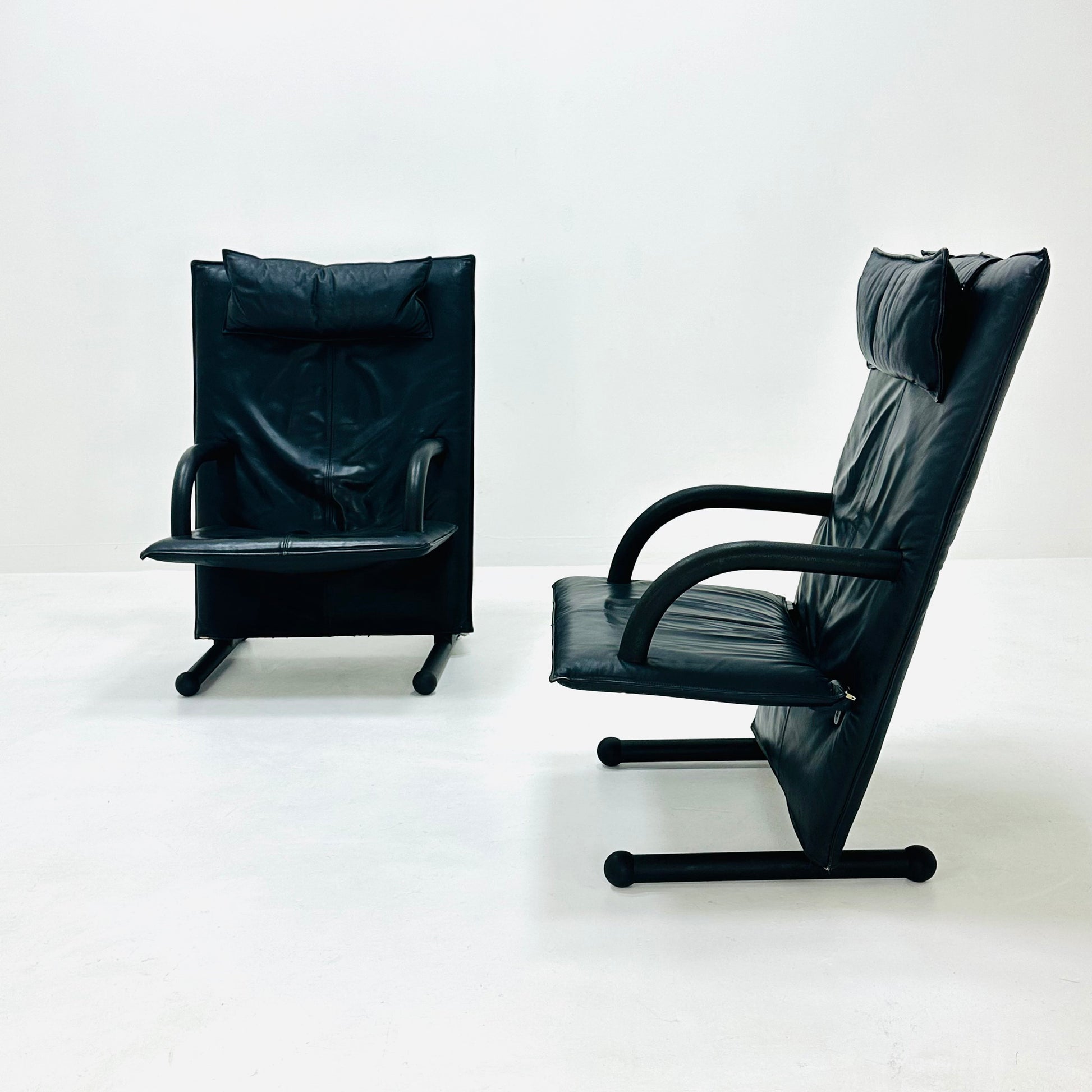 1 of 2 Vintage Italian T-Line leather armchairs by Burkhard Vogtherr for Arflex 1980s