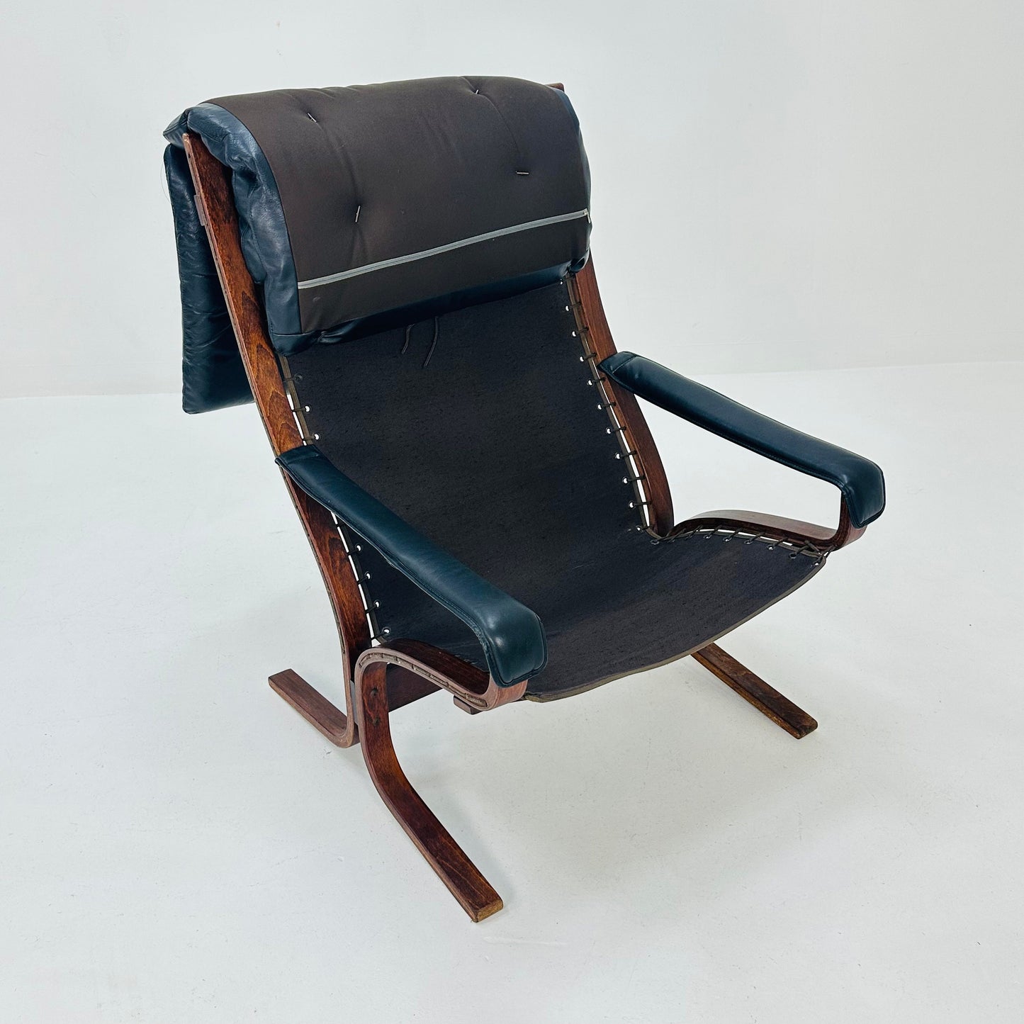 Mid century Ingmar Relling Danish Modern Siesta black leather Chair with High Back and Armrests from Westnofa Norway 1960s