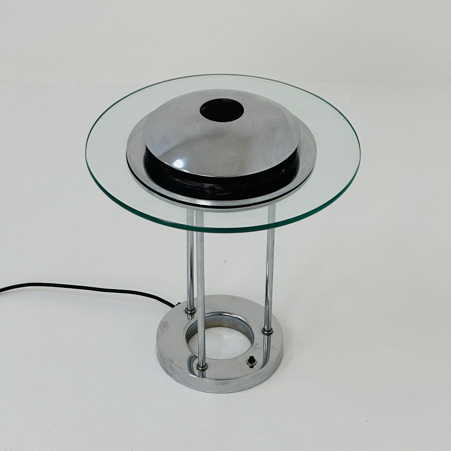 Ufo Lampe - Memphis Saturn table lamp by Robert Sunnan for Boxford Holland 1980s