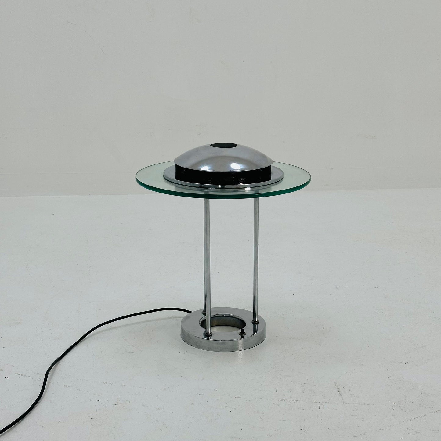 Ufo Lampe - Memphis Saturn table lamp by Robert Sunnan for Boxford Holland 1980s