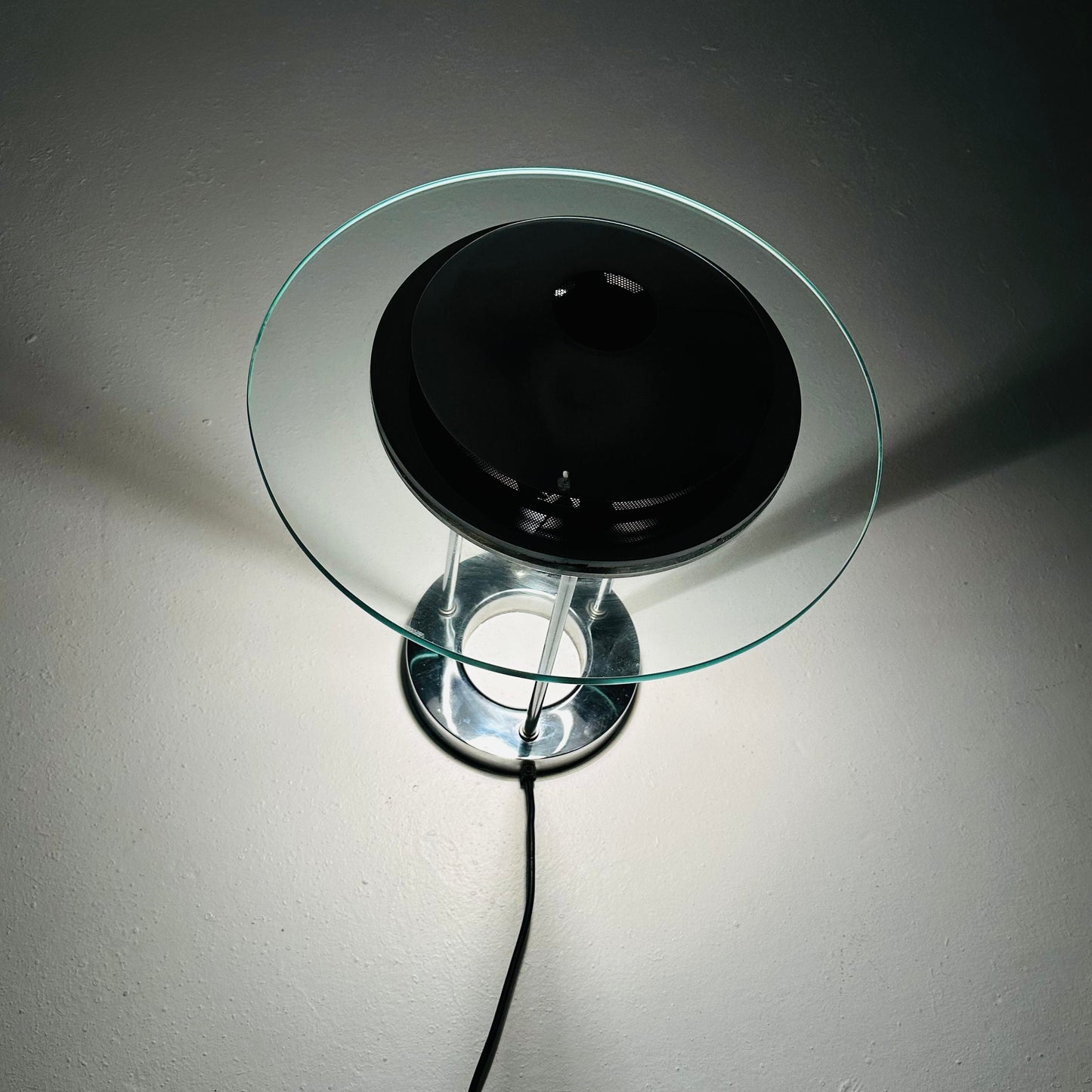 Ufo Lampe - Memphis Saturn table lamp by Robert Sunnan for Boxford Holland 1980s