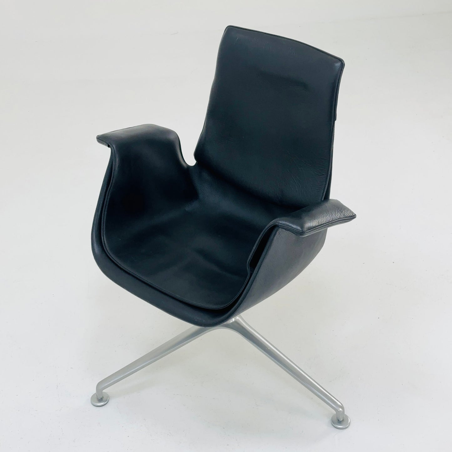 Bird Low Tulip black leather Chair by Fabricius and Kastholm kill international Model FK6725 Germany 1960s