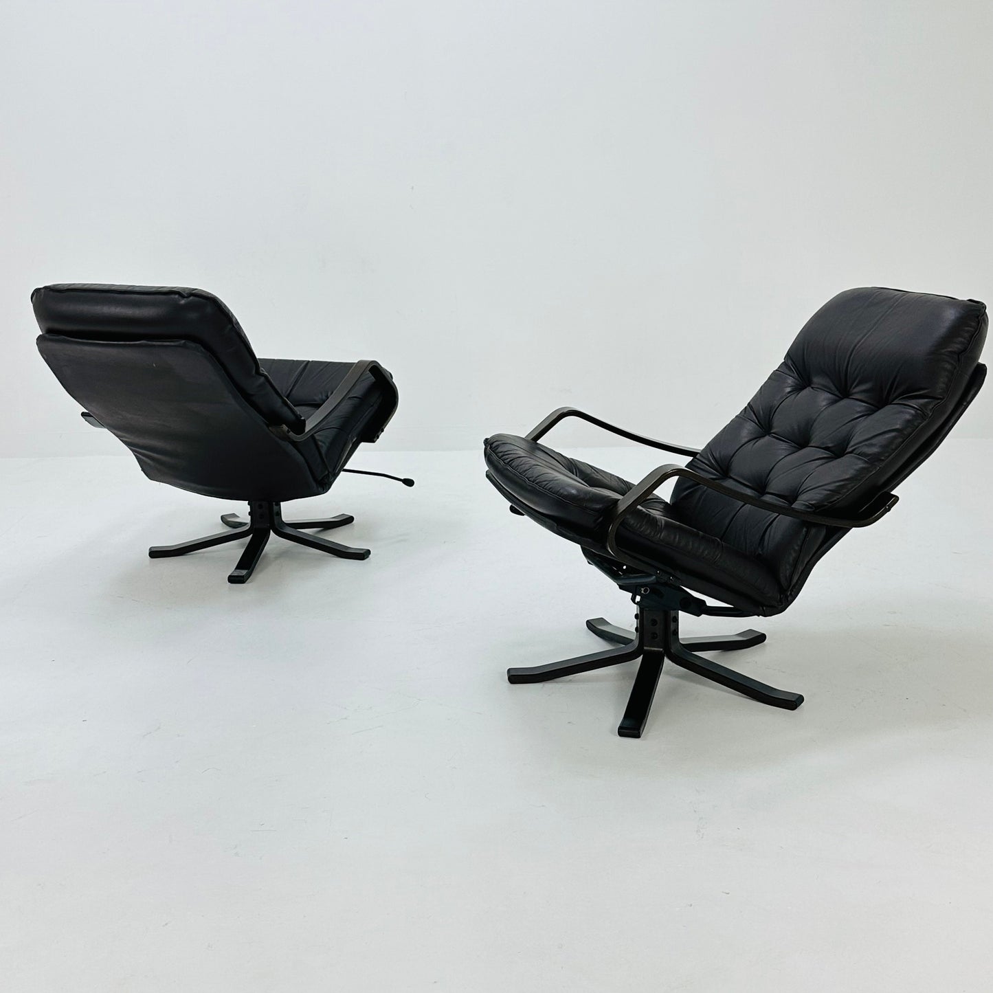 Set of 2 Mid century brown leather armchair by westnova Norway 1970s