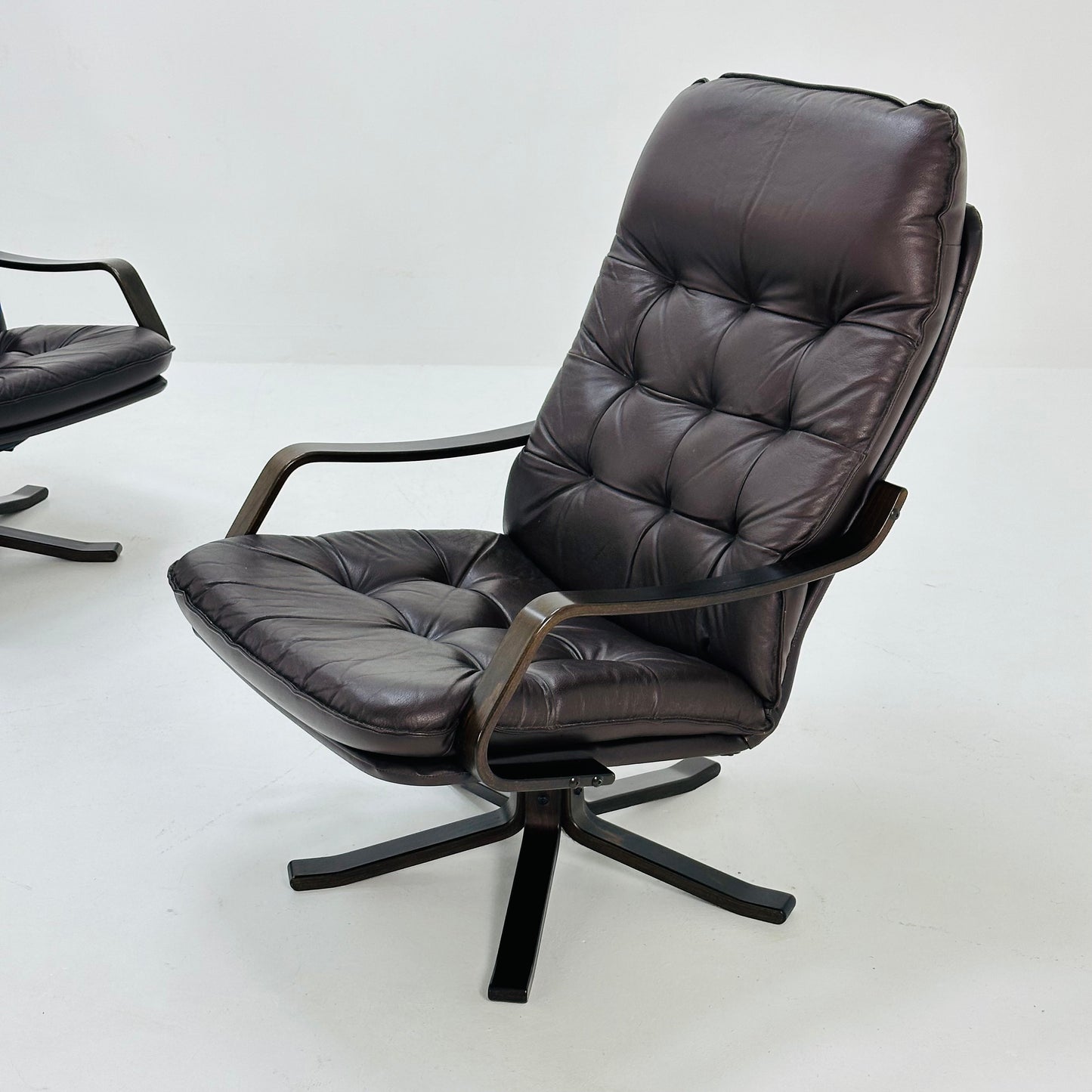Set of 2 Mid century brown leather armchair by westnova Norway 1970s